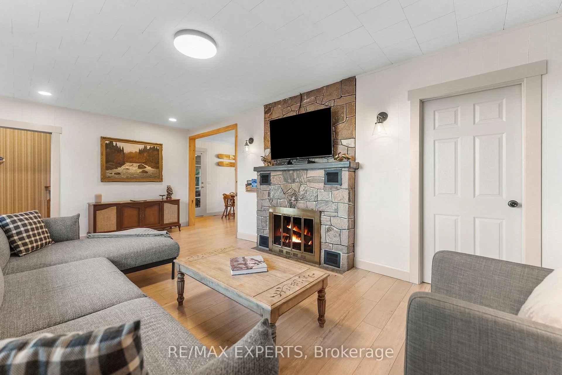 Photo 10 of 77 Post Street, South Algonquin — HOMEH