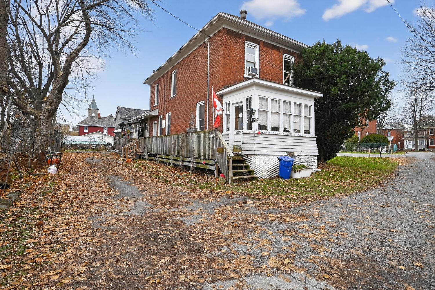 Photo 1 of 16 Mary Street N, Smiths Falls — HOMEH