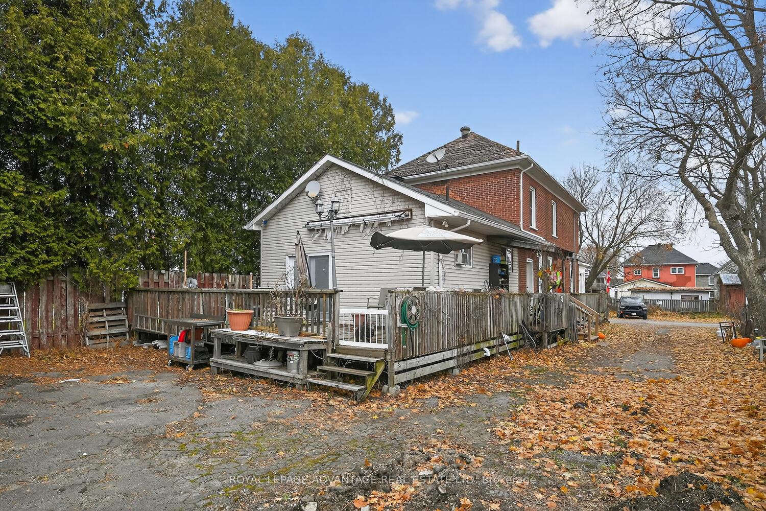 Photo 35 of 16 Mary Street N, Smiths Falls — HOMEH