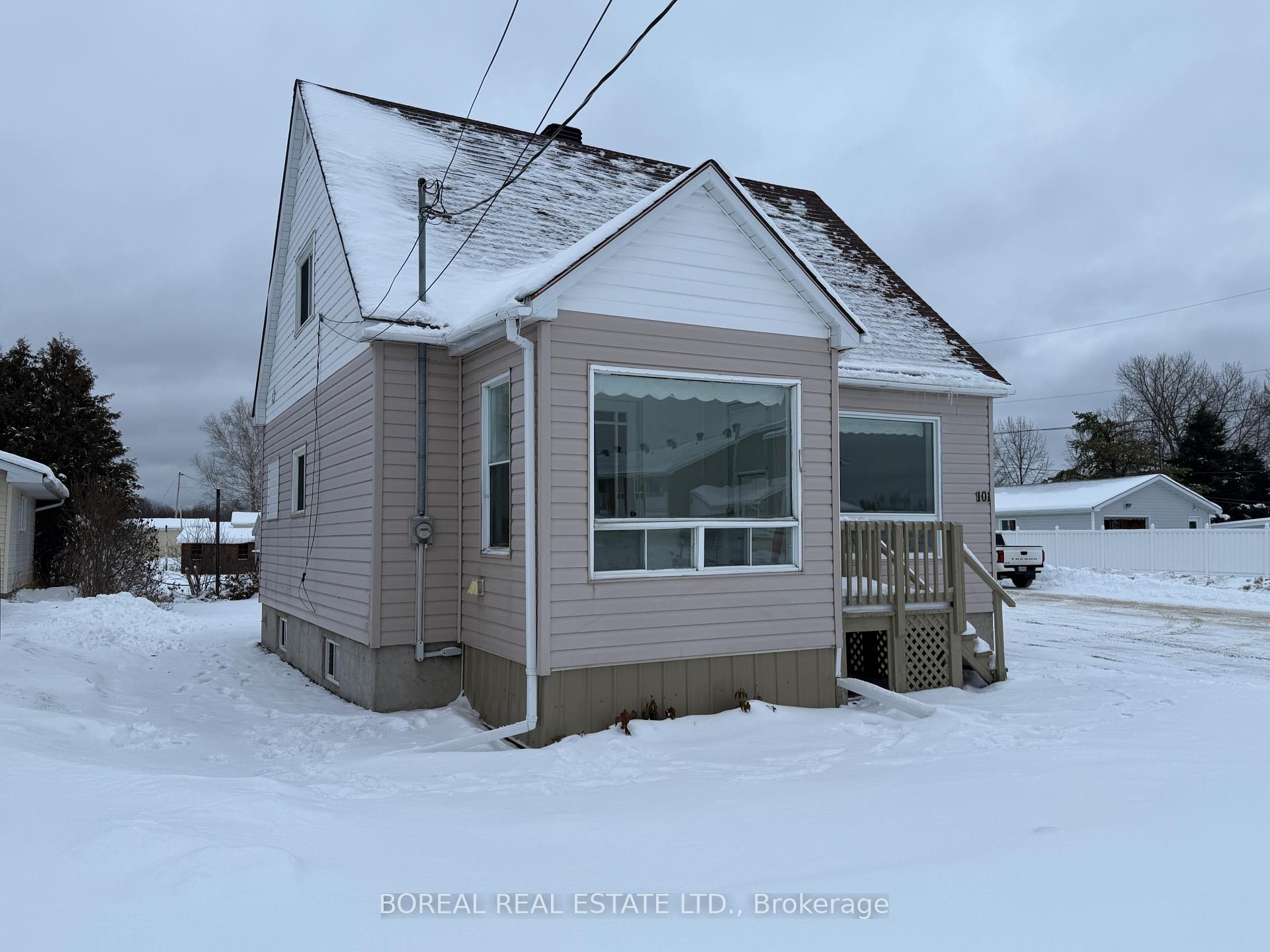 Photo 3 of 101 Ross Road, Smooth Rock Falls, SRF — HOMEH