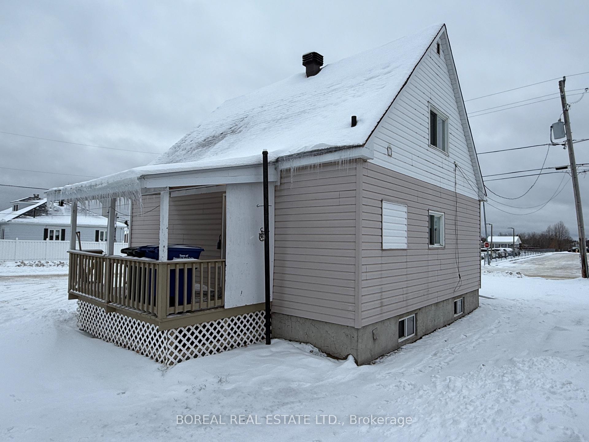 Photo 4 of 101 Ross Road, Smooth Rock Falls, SRF — HOMEH