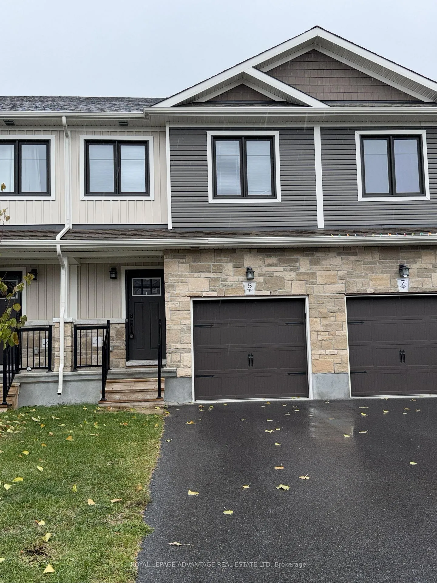 Photo 1 of 5 Staples Boulevard, Smiths Falls — HOMEH