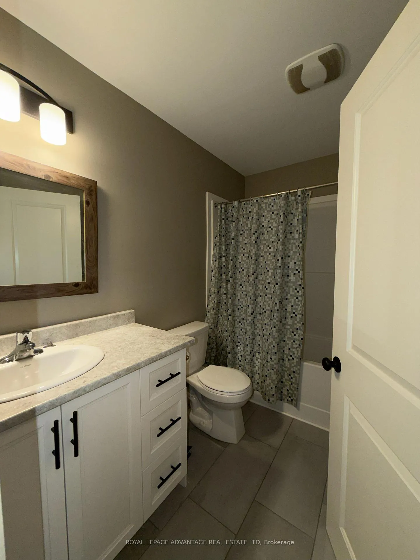 Photo 9 of 5 Staples Boulevard, Smiths Falls — HOMEH