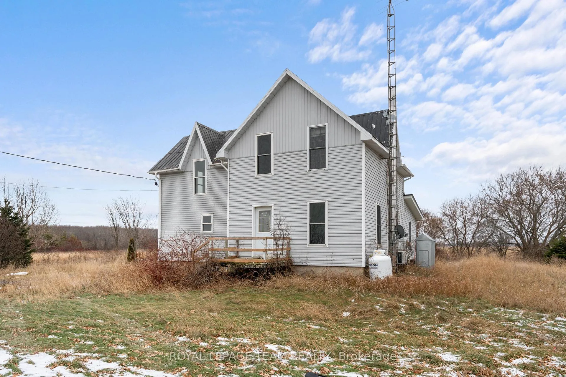 Front of 11802 County Road 18