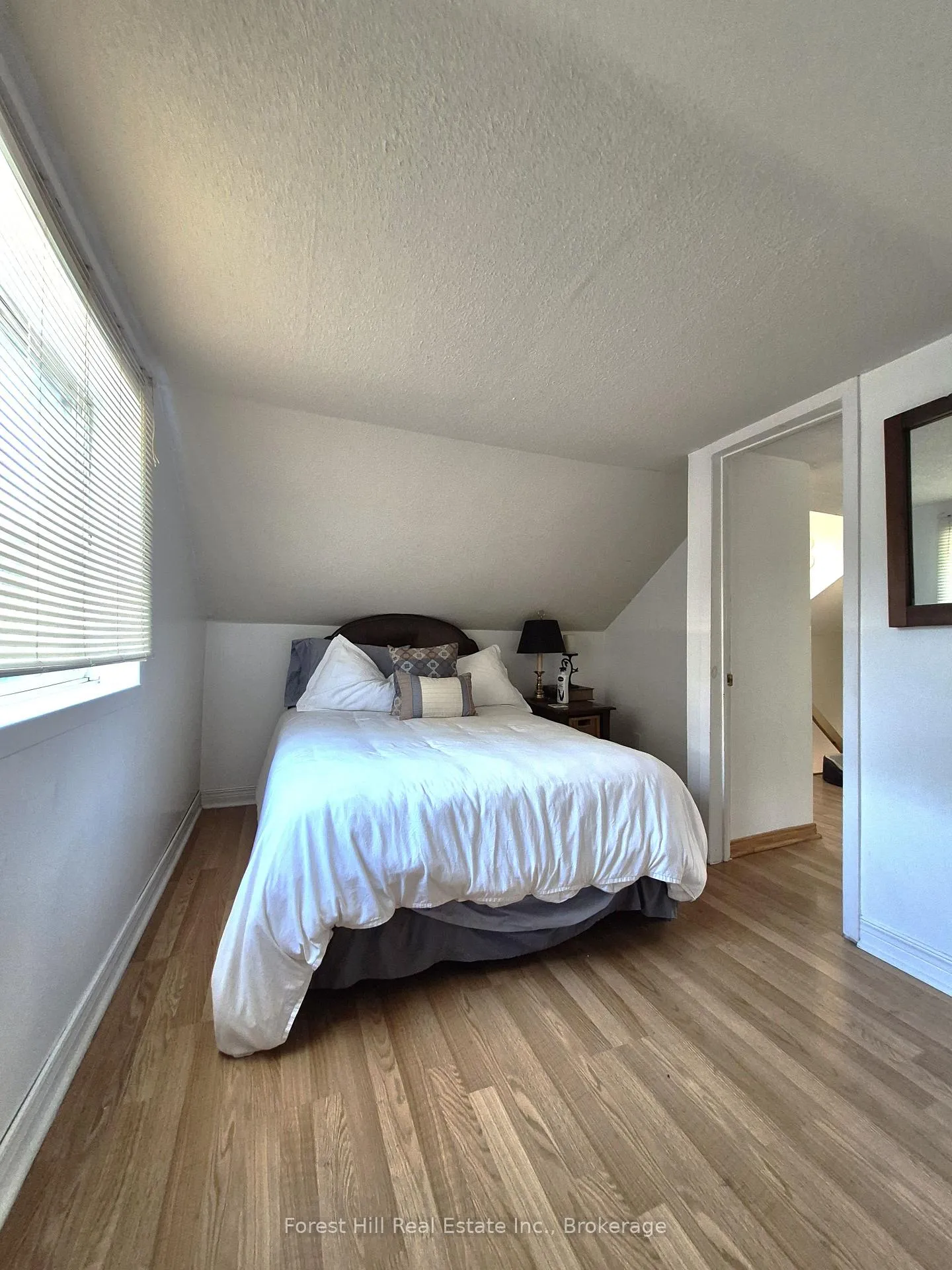 Photo 12 of 77 James Bay Junction Road S, Seguin — HOMEH