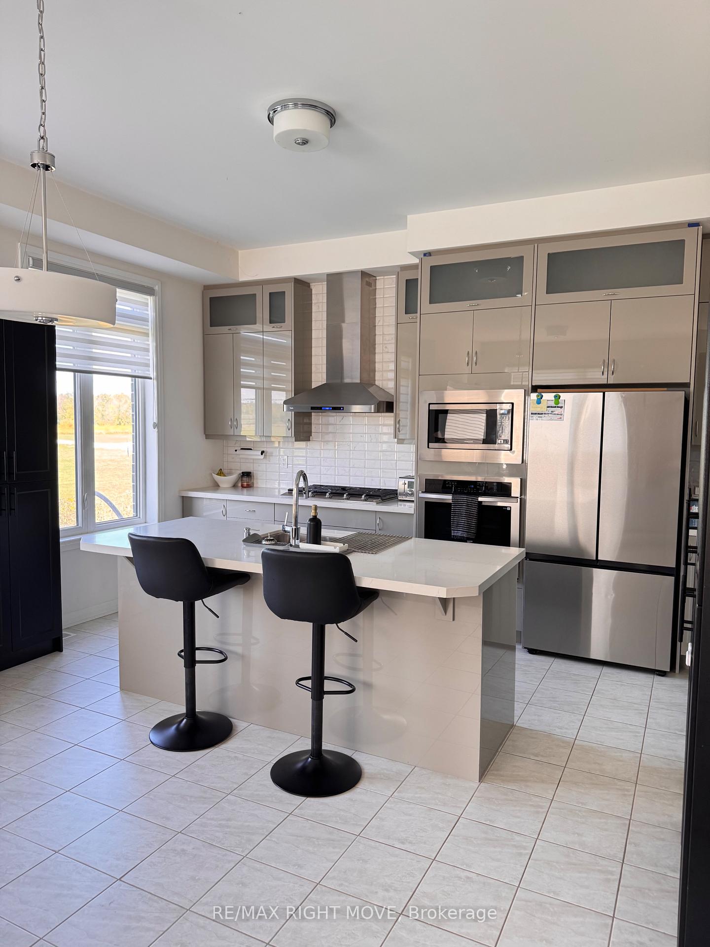 Photo 3 of 3701 Quayside Drive, Severn, West Shore — HOMEH