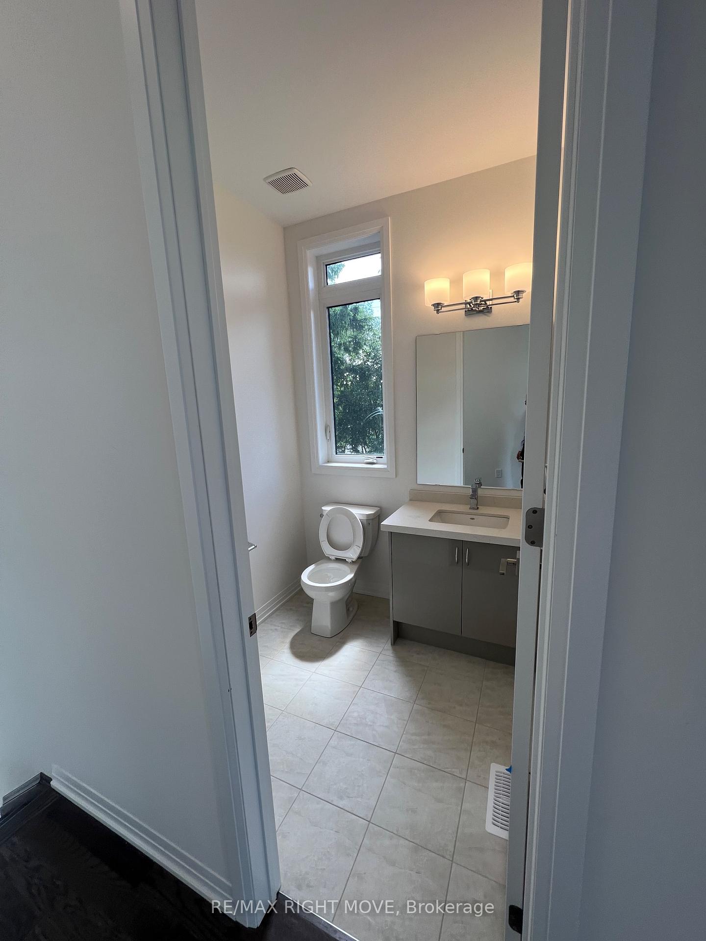 Photo 4 of 3701 Quayside Drive, Severn, West Shore — HOMEH