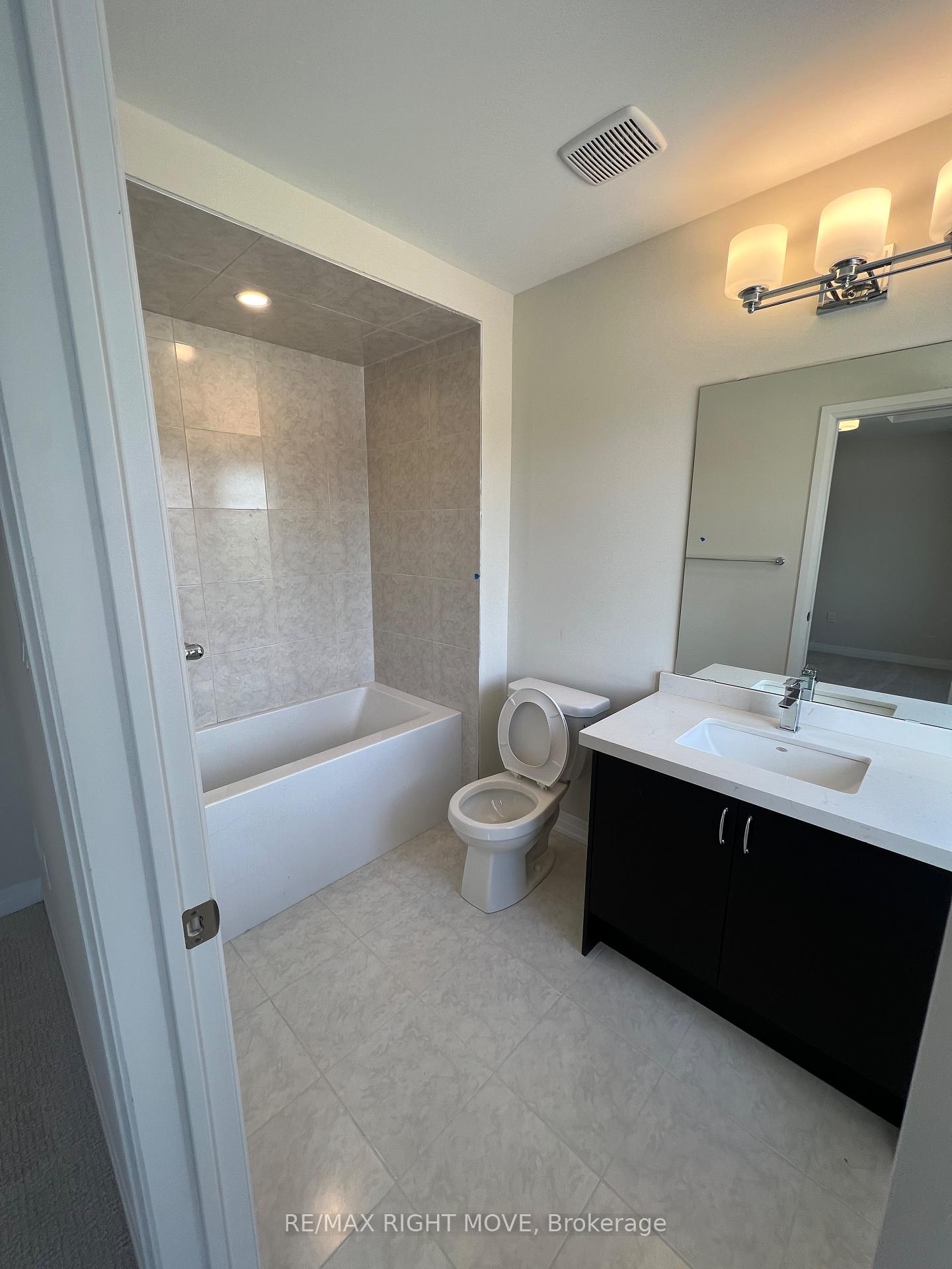 Photo 5 of 3701 Quayside Drive, Severn, West Shore — HOMEH