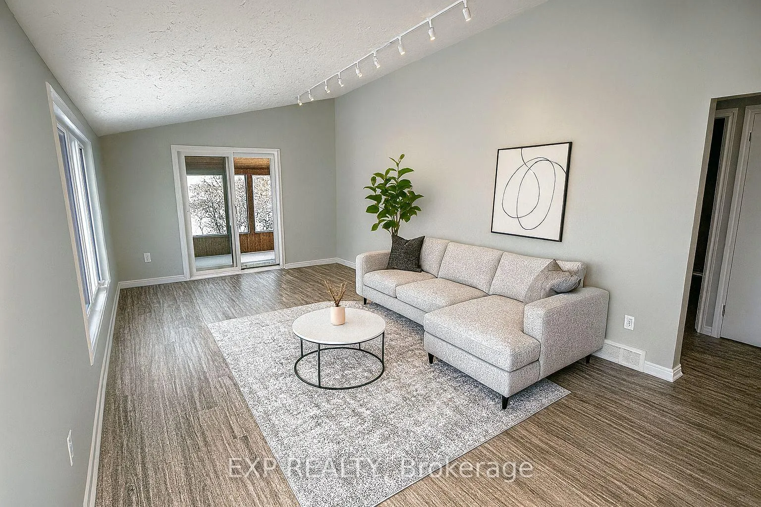 Photo 6 of 47 Augusta Street, South Dundas, Morrisburg — HOMEH