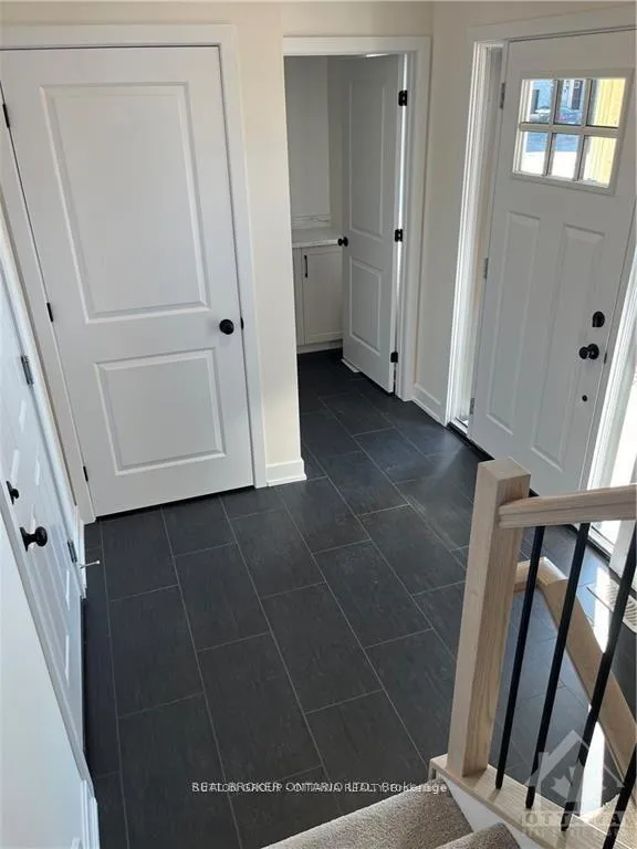 Photo 2 of 87 Staples Boulevard, Smiths Falls — HOMEH
