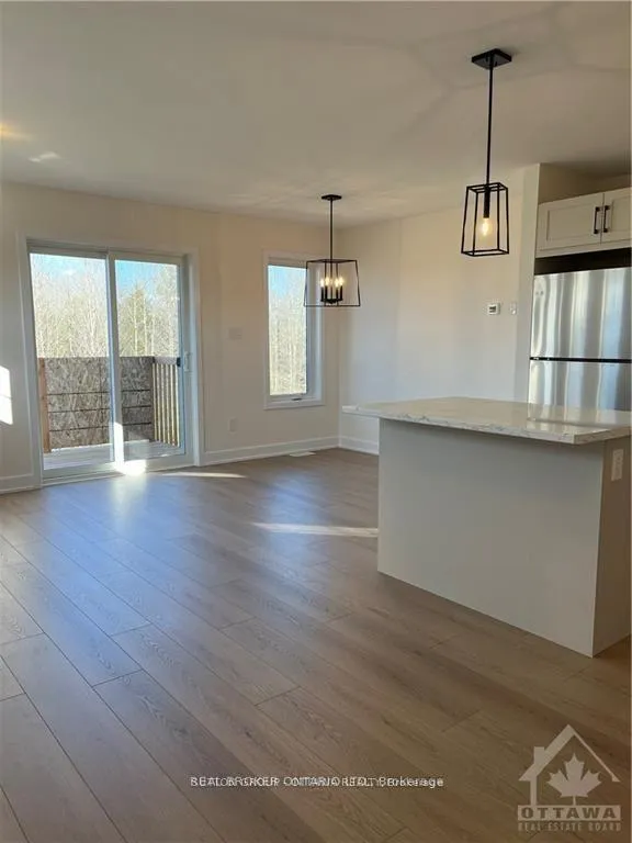 Photo 8 of 87 Staples Boulevard, Smiths Falls — HOMEH