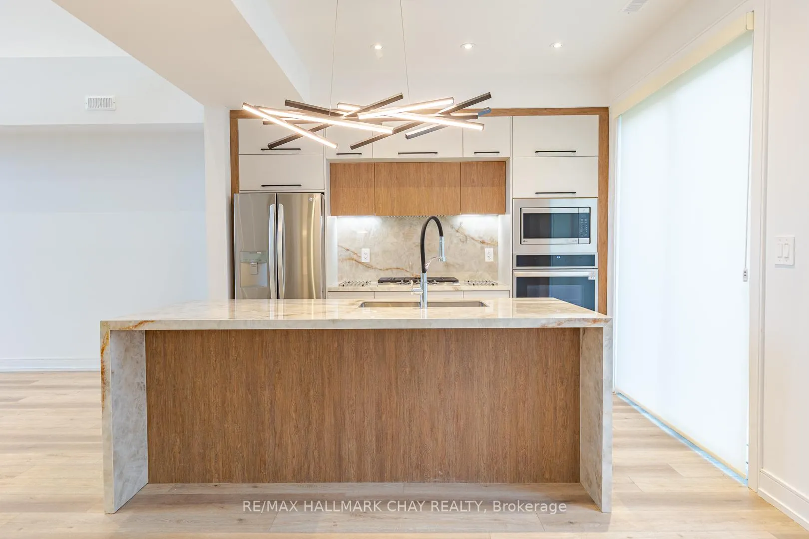 Photo 4 of 3706 Quayside Drive, Severn, West Shore — HOMEH