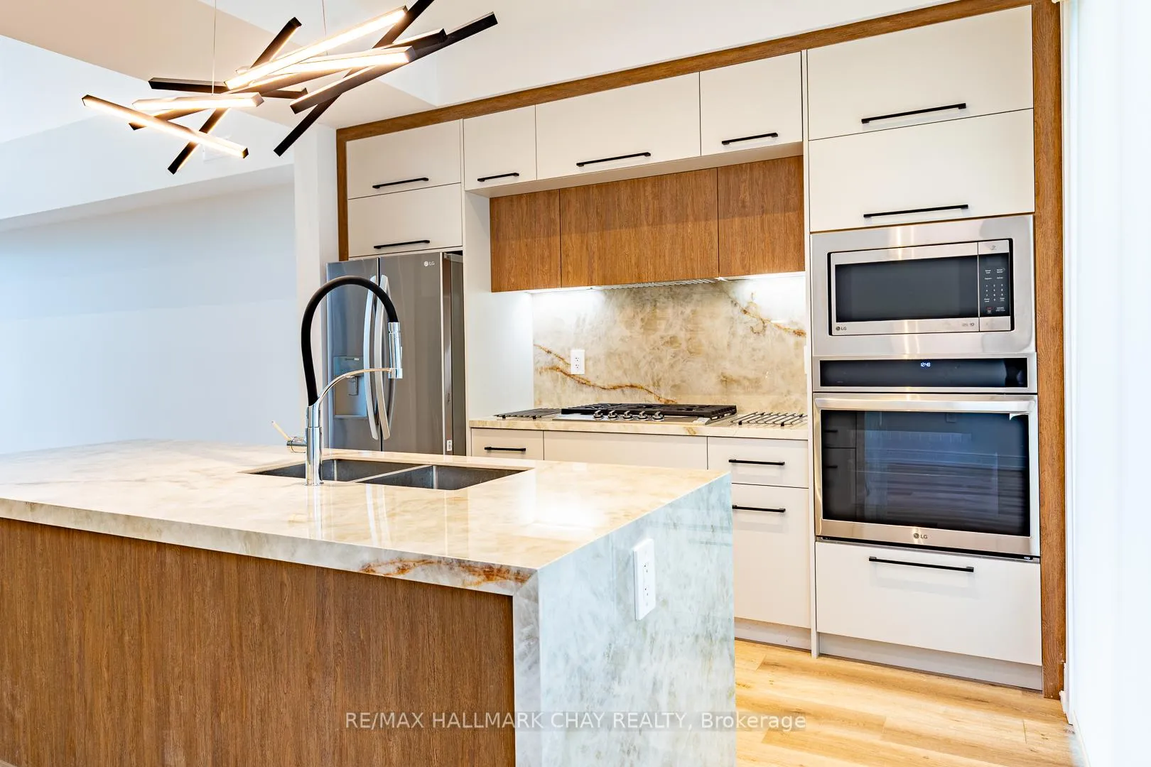 Photo 5 of 3706 Quayside Drive, Severn, West Shore — HOMEH