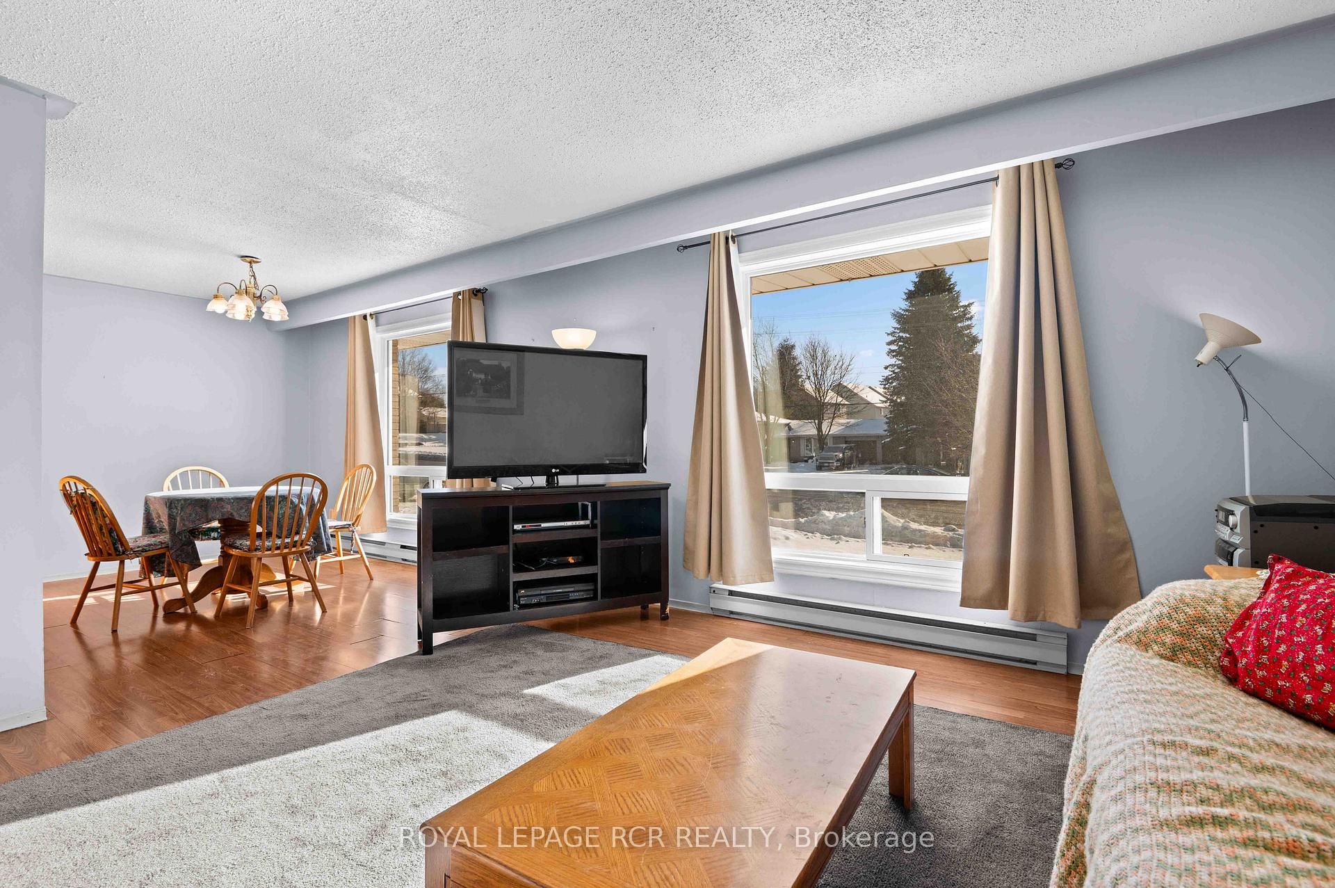 Photo 7 of 622 Main Street E, Shelburne — HOMEH