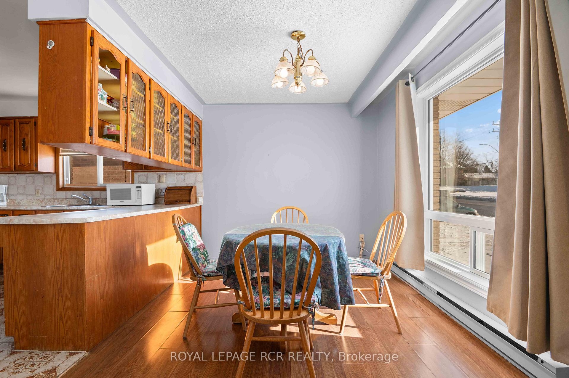 Photo 8 of 622 Main Street E, Shelburne — HOMEH