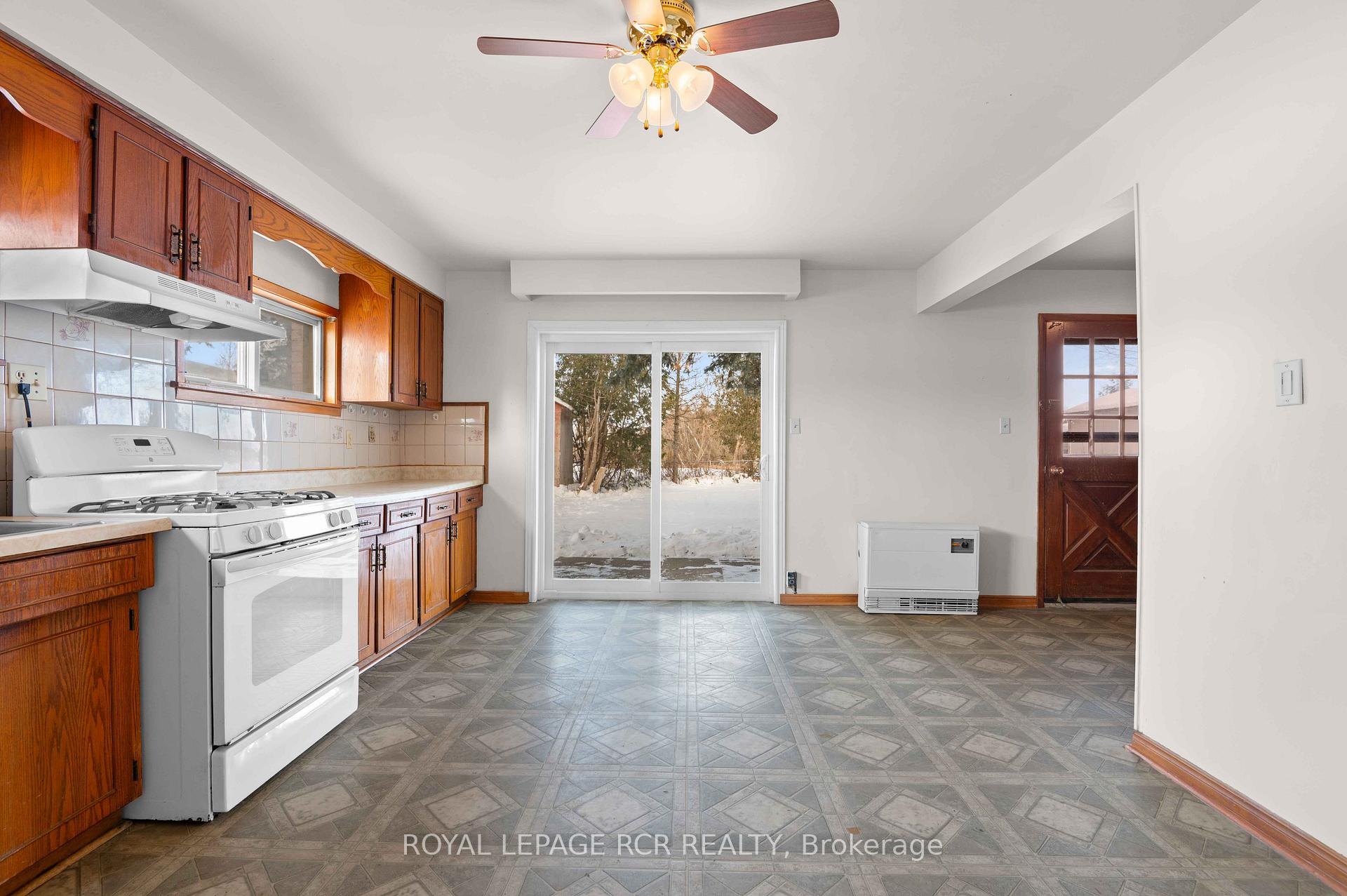 Photo 15 of 622 Main Street E, Shelburne — HOMEH