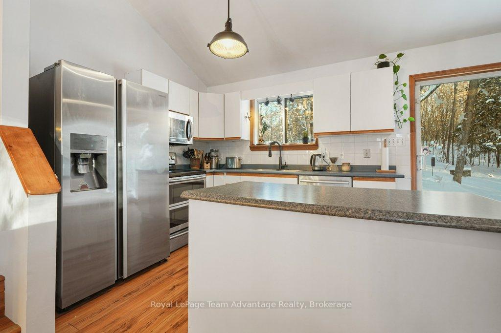 Photo 11 of 212 Star Lake Road, Seguin — HOMEH