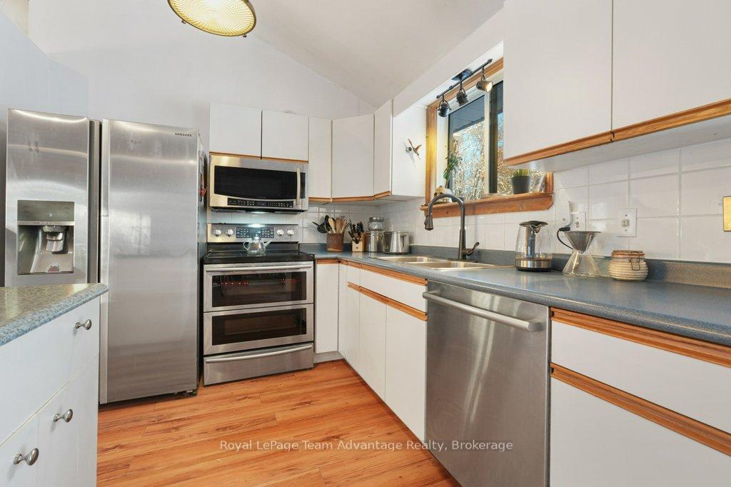Photo 12 of 212 Star Lake Road, Seguin — HOMEH