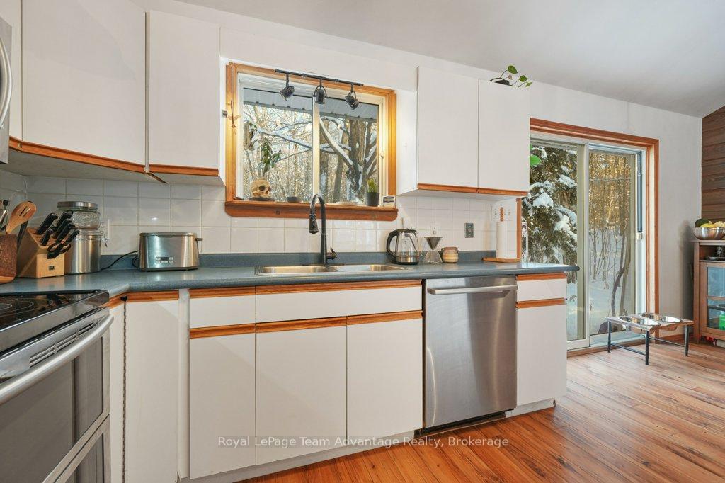 Photo 13 of 212 Star Lake Road, Seguin — HOMEH