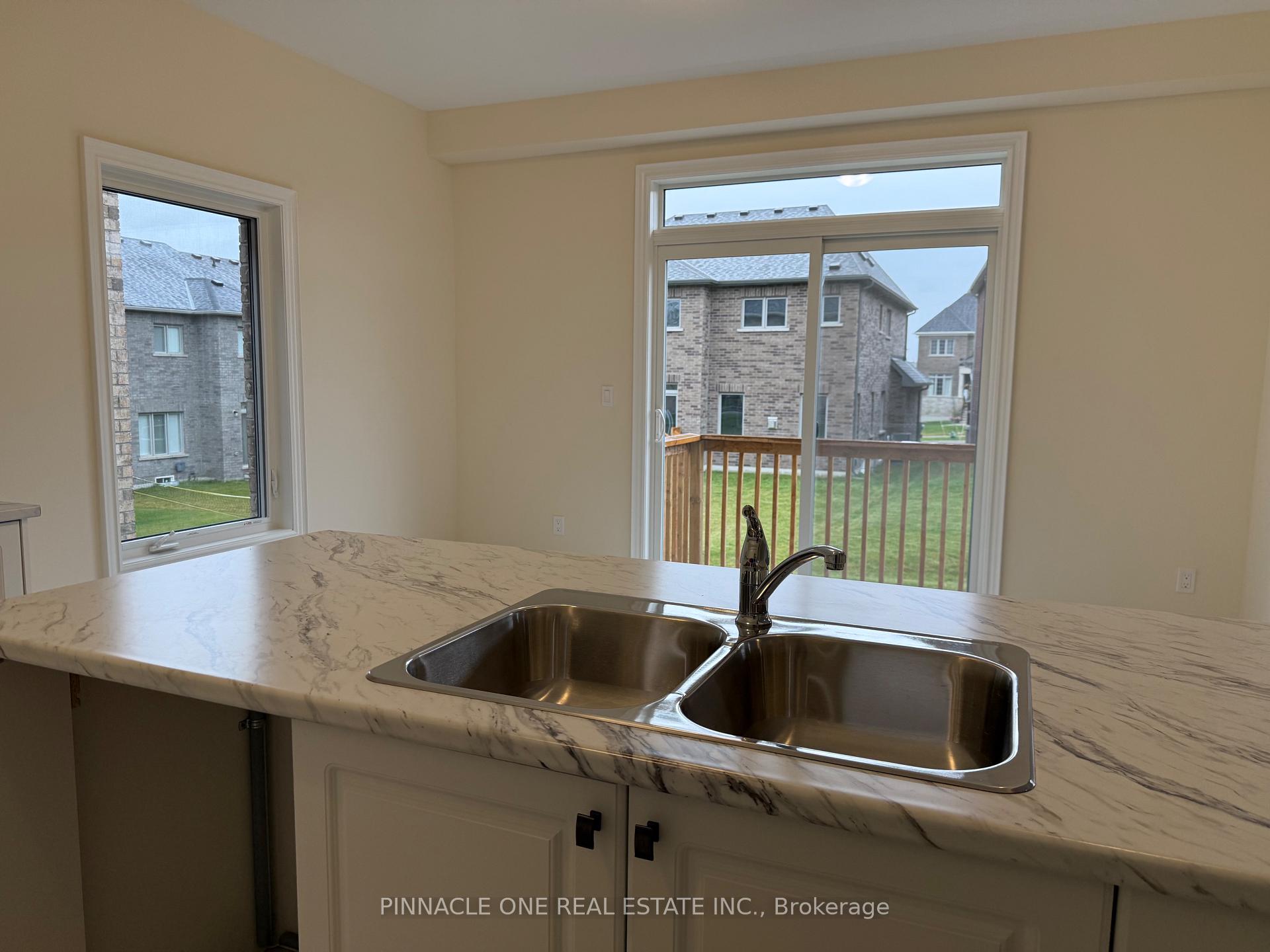 Photo 11 of 29 North Garden Boulevard, Scugog, Port Perry — HOMEH