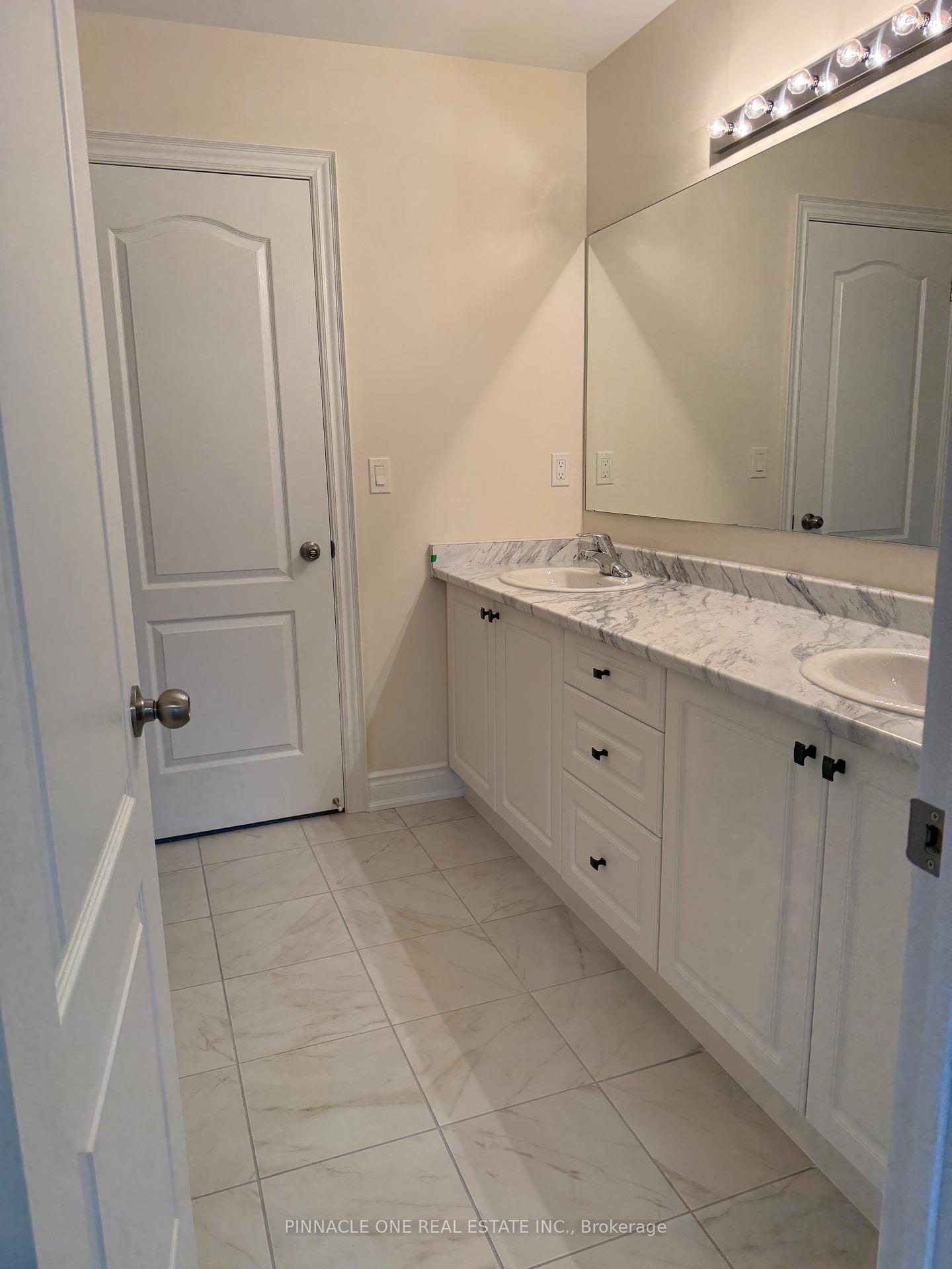 Photo 18 of 29 North Garden Boulevard, Scugog, Port Perry — HOMEH