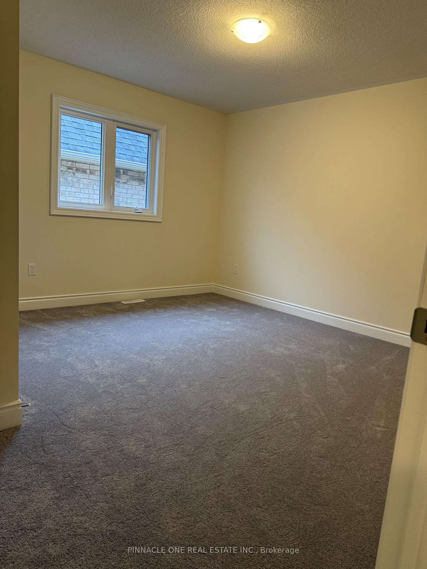 Photo 21 of 29 North Garden Boulevard, Scugog, Port Perry — HOMEH