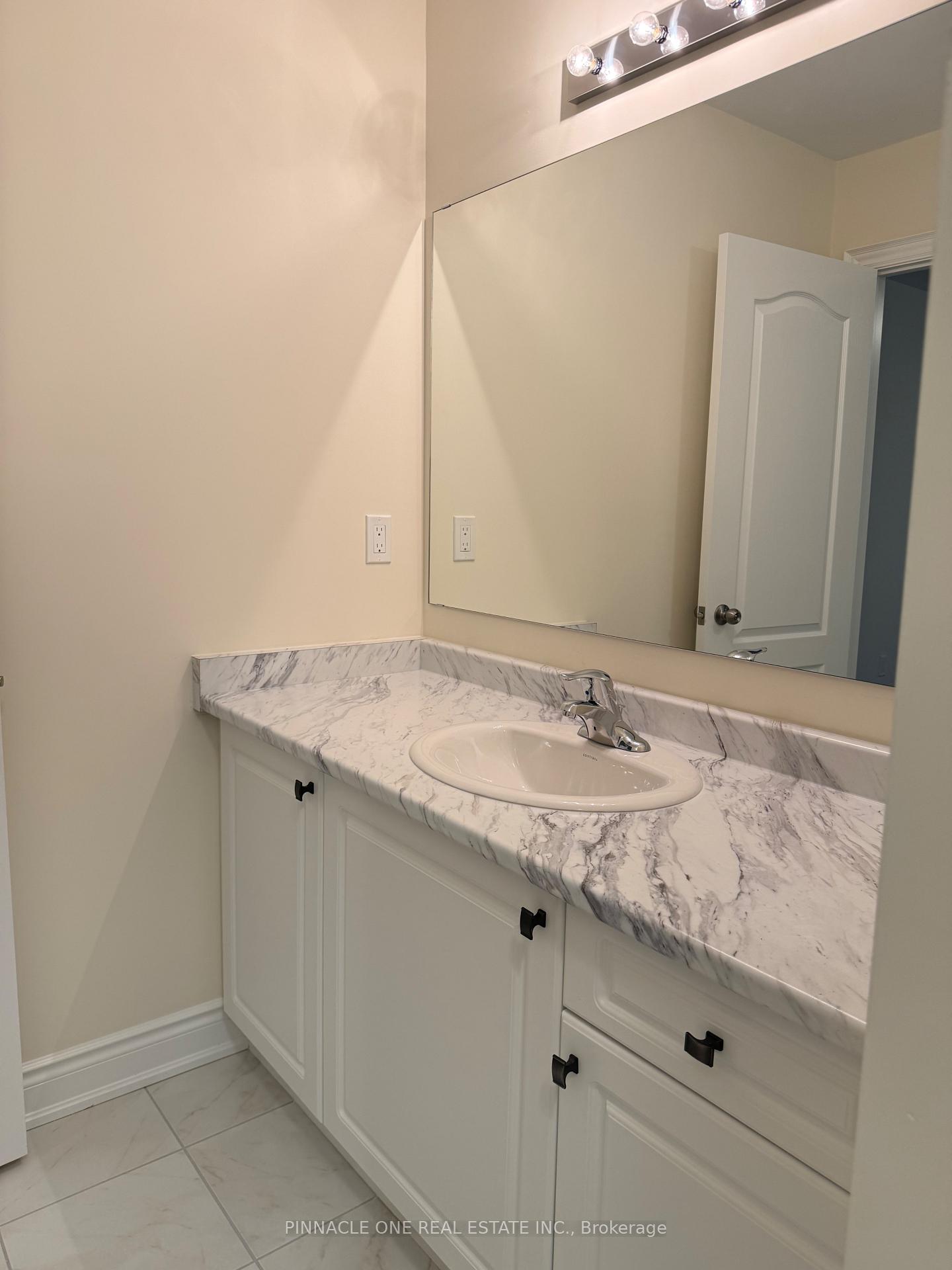 Photo 23 of 29 North Garden Boulevard, Scugog, Port Perry — HOMEH