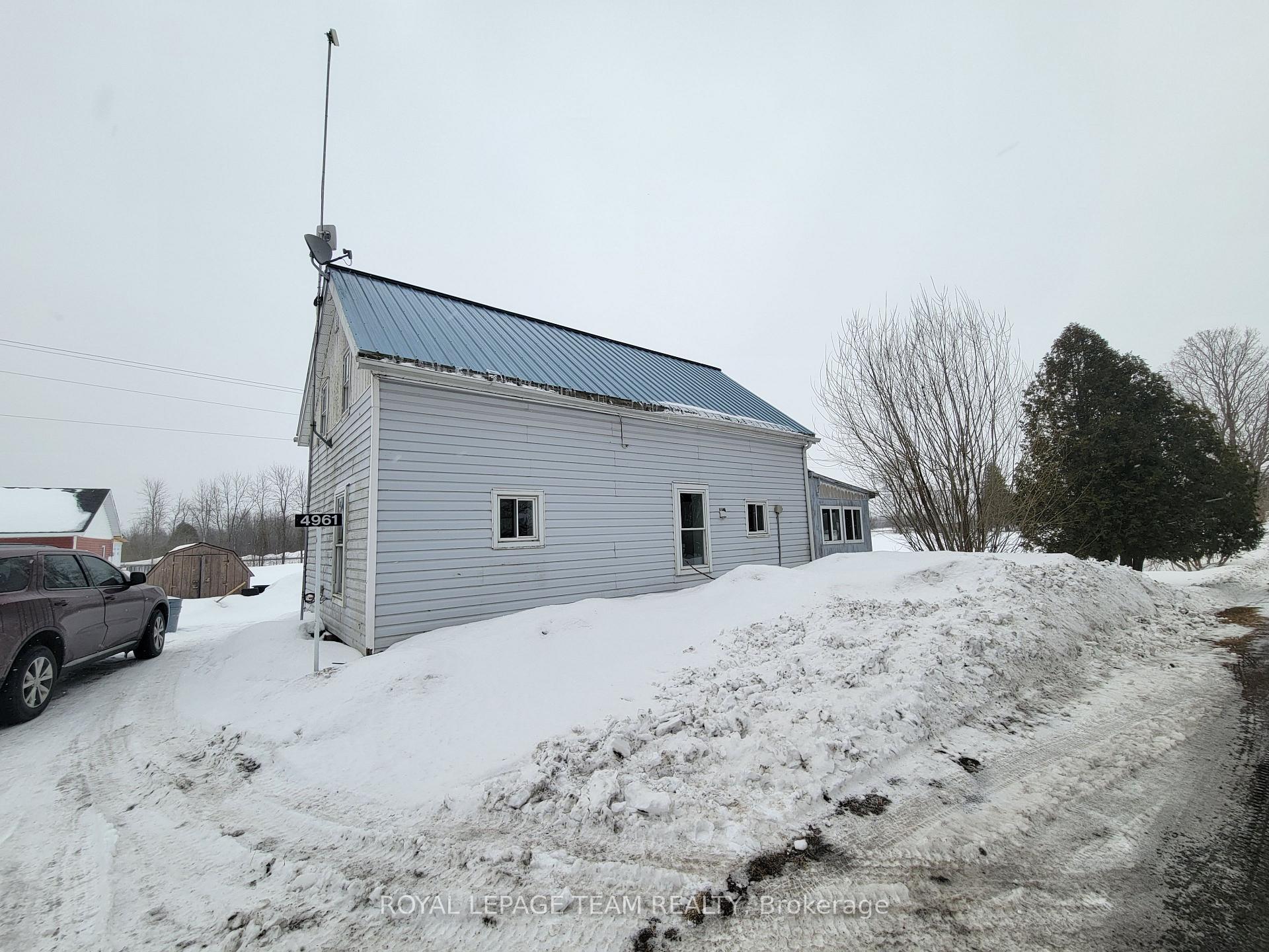 Front of 4961 Wellington Road E