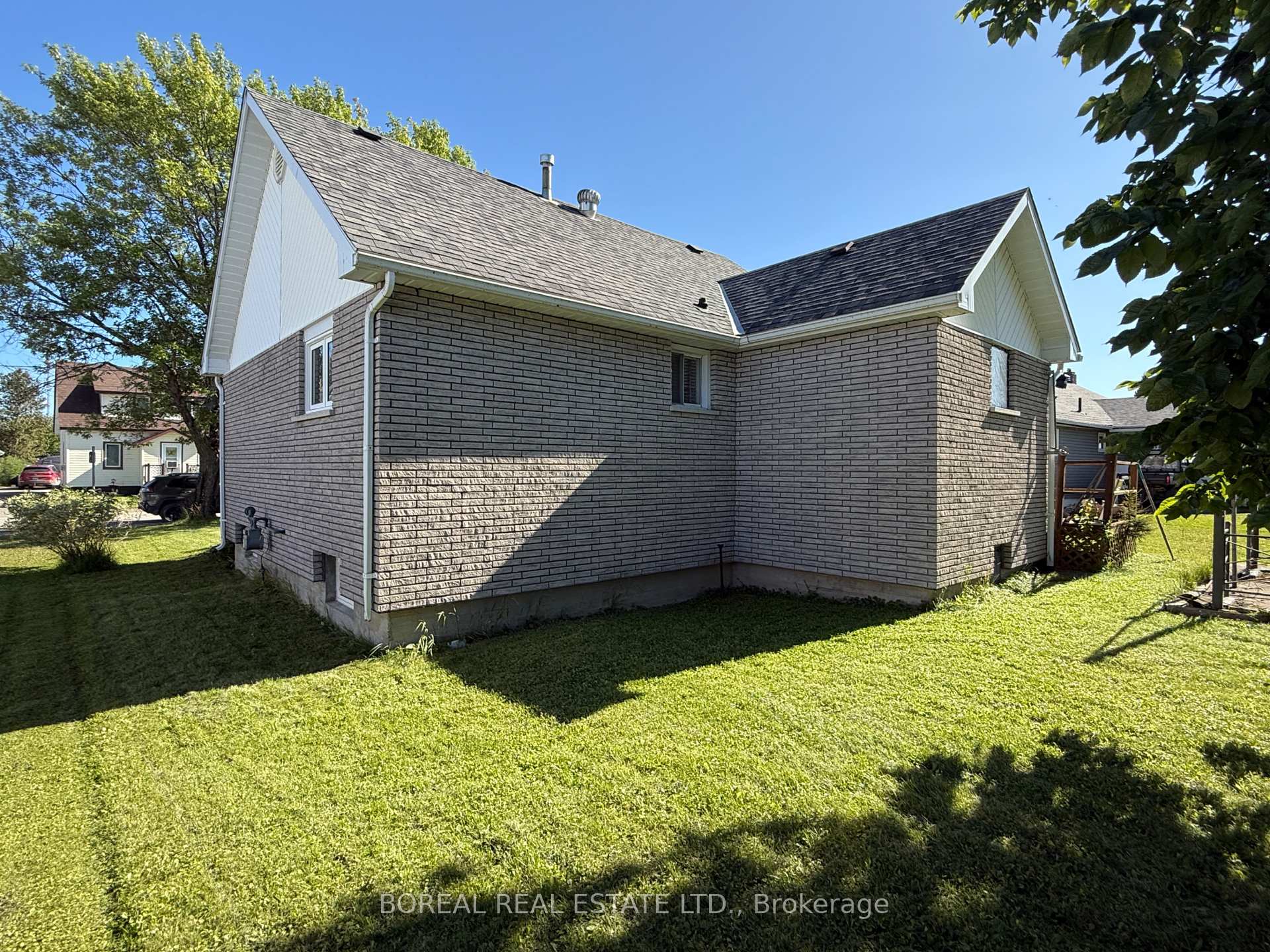 Photo 6 of 16 Sixth Street, Smooth Rock Falls, SRF — HOMEH