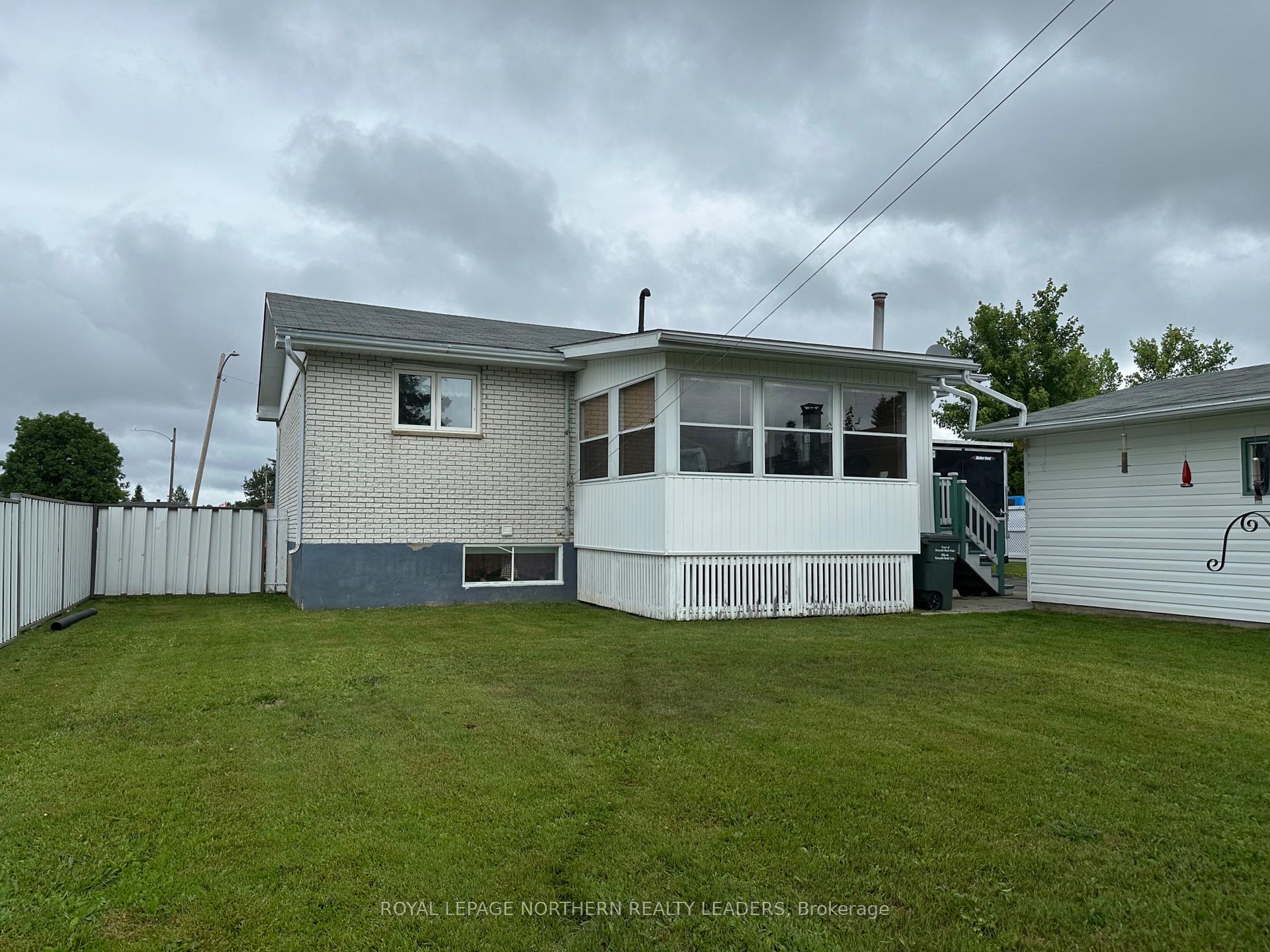 Photo 2 of 88 Pine Avenue, Smooth Rock Falls, SRF — HOMEH