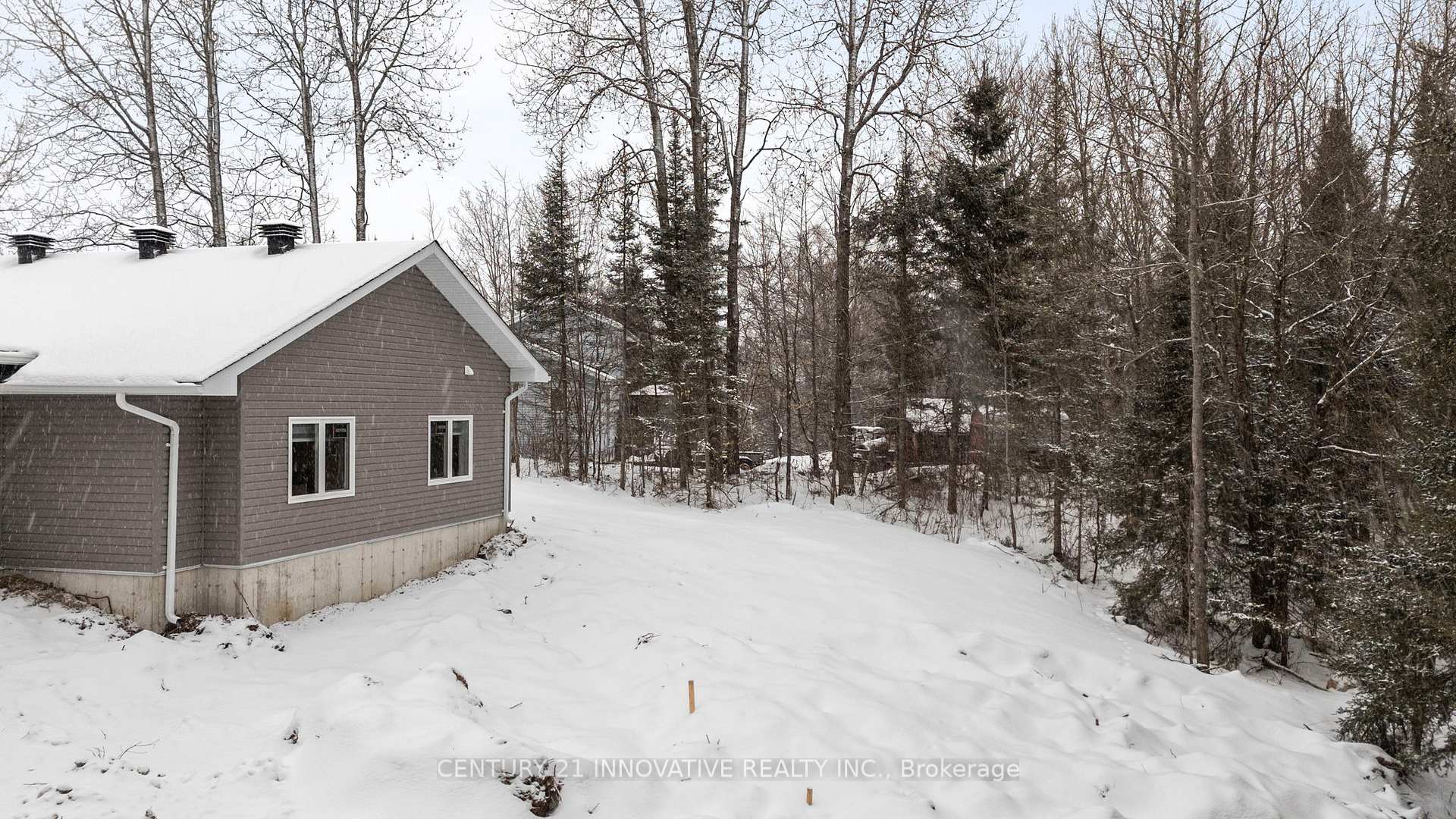 Photo 3 of 15 Grant Court, South River — HOMEH