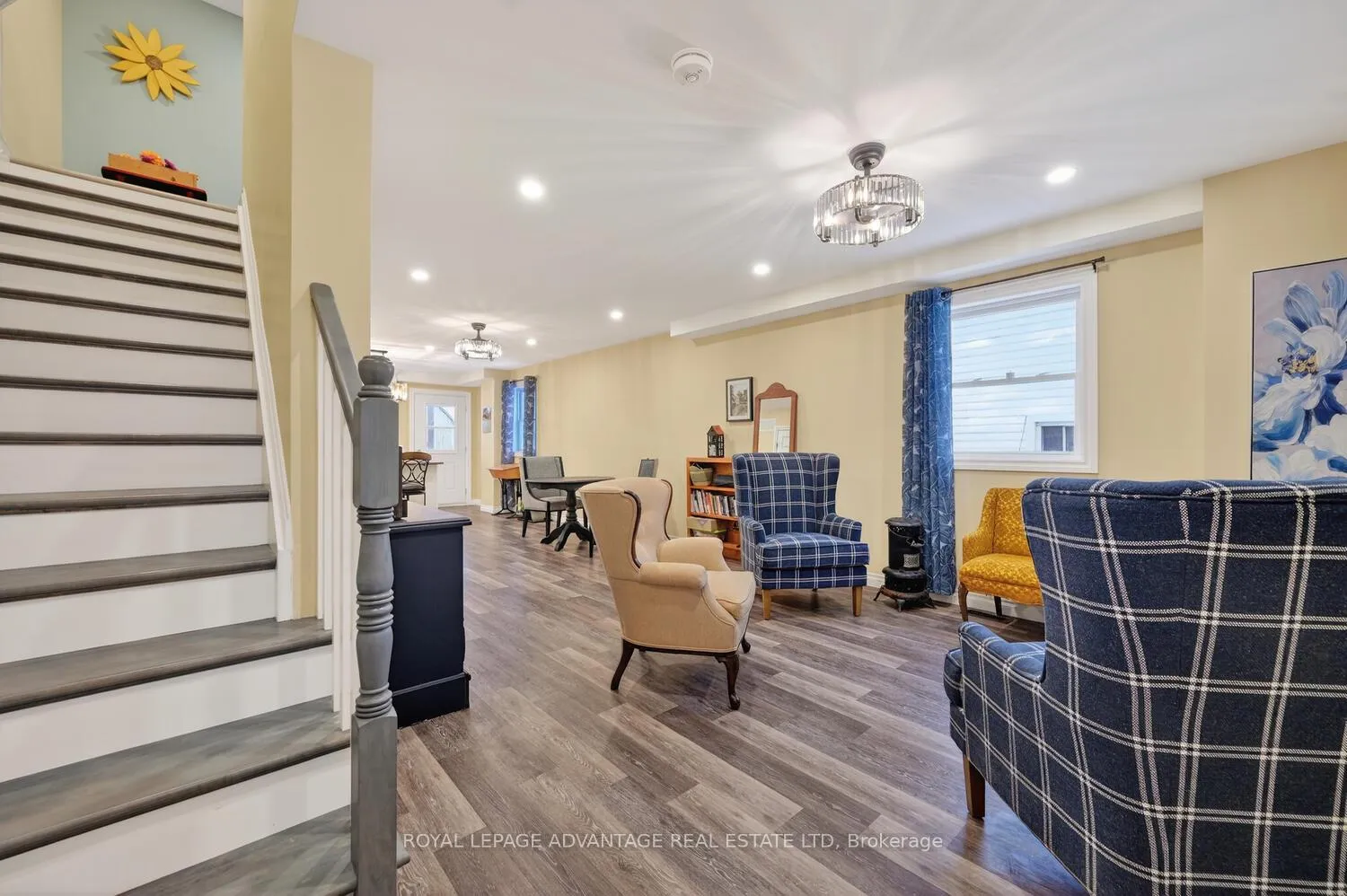 Photo 6 of 31 Thomas Street, Smiths Falls — HOMEH