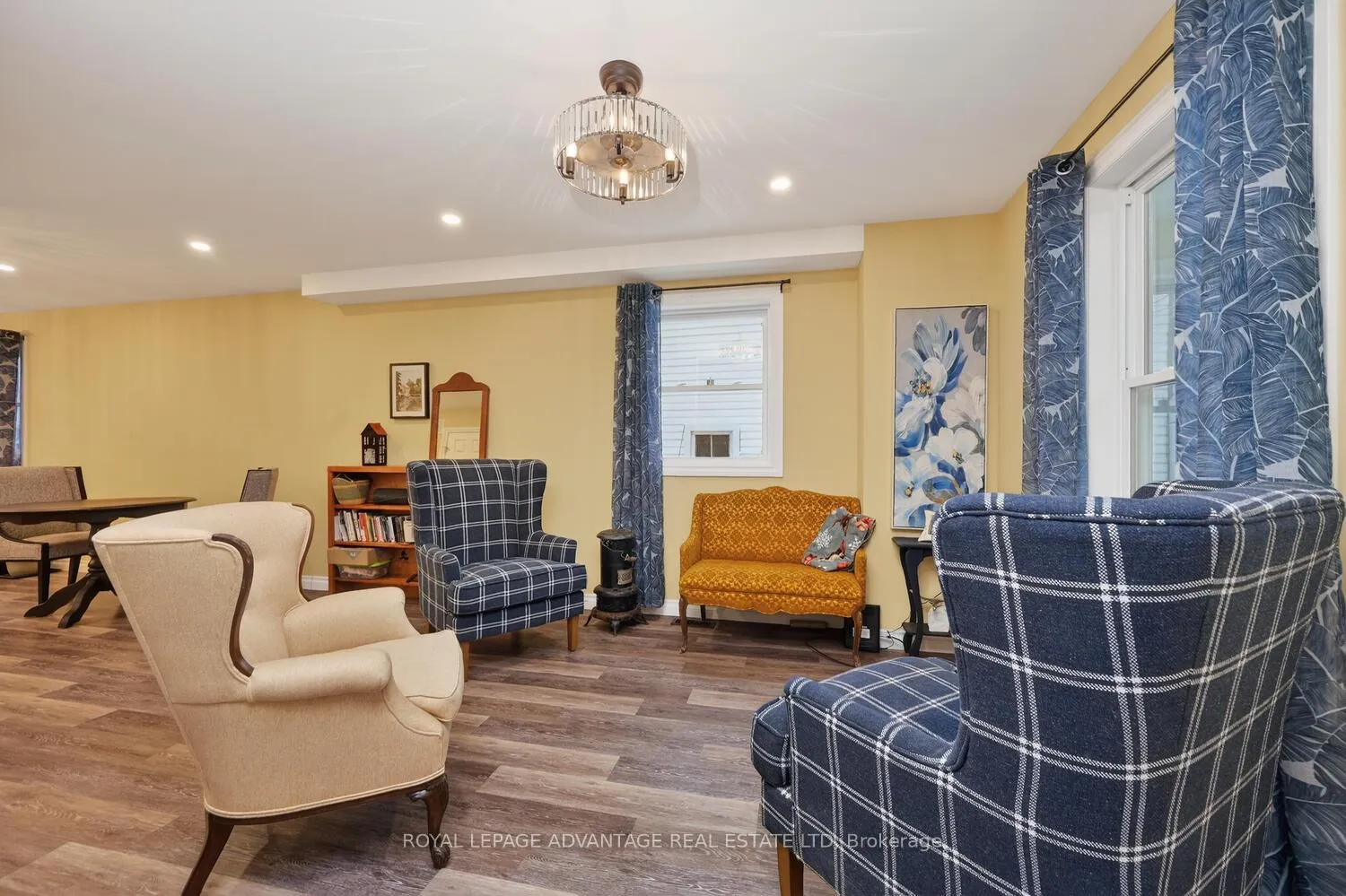 Photo 7 of 31 Thomas Street, Smiths Falls — HOMEH