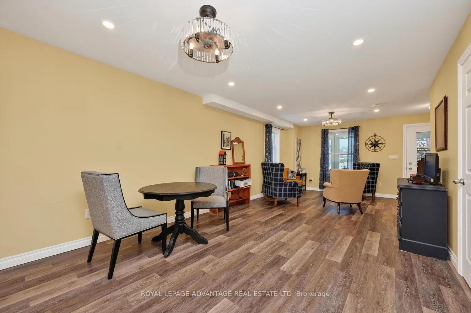 Photo 12 of 31 Thomas Street, Smiths Falls — HOMEH