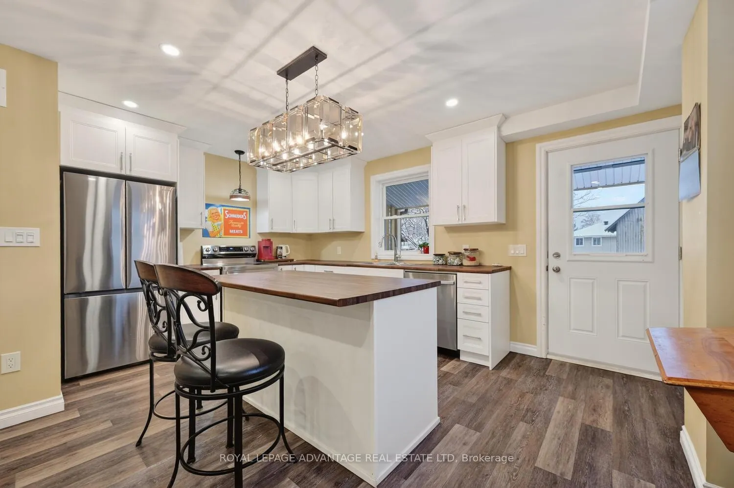 Photo 13 of 31 Thomas Street, Smiths Falls — HOMEH