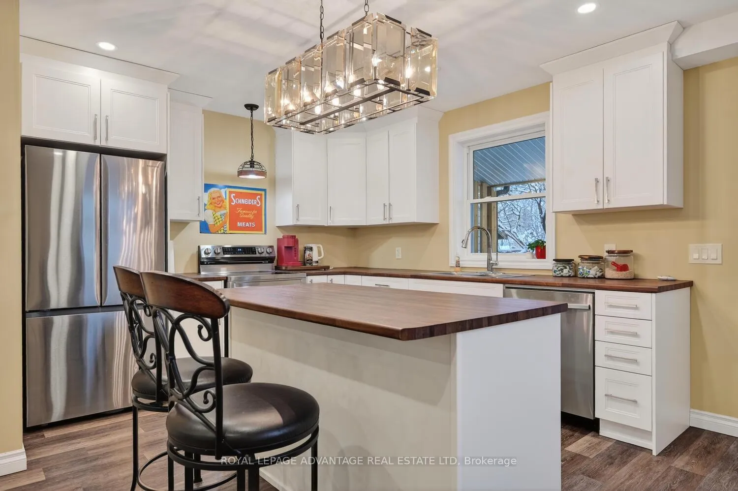 Photo 14 of 31 Thomas Street, Smiths Falls — HOMEH