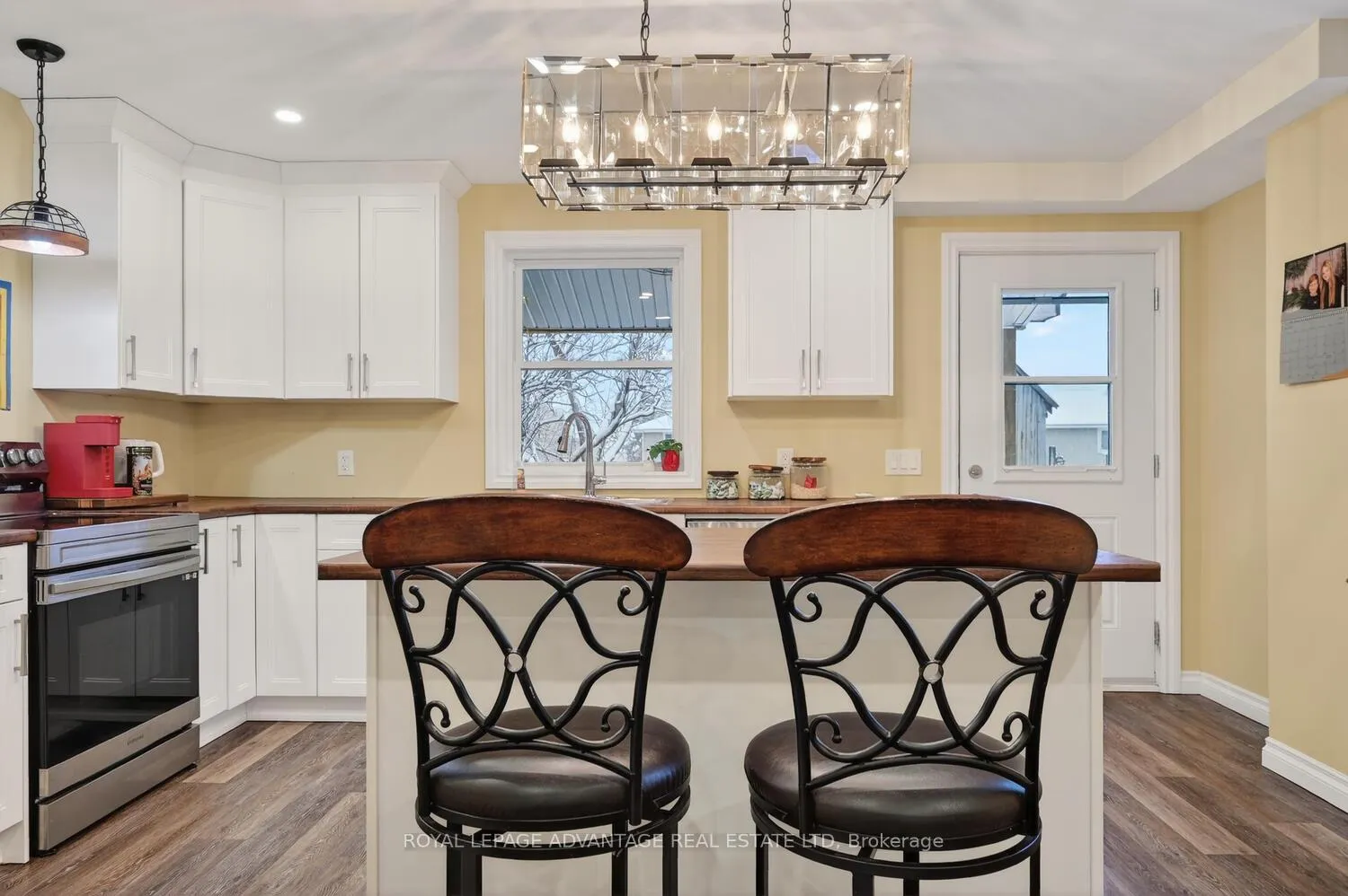 Photo 17 of 31 Thomas Street, Smiths Falls — HOMEH