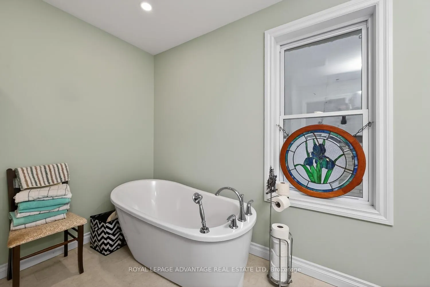 Photo 25 of 31 Thomas Street, Smiths Falls — HOMEH