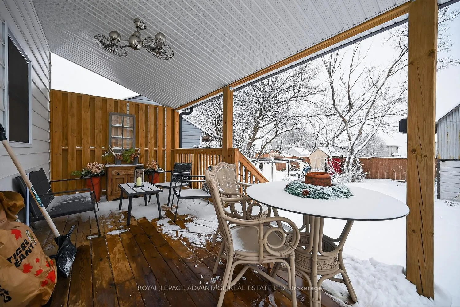 Photo 32 of 31 Thomas Street, Smiths Falls — HOMEH