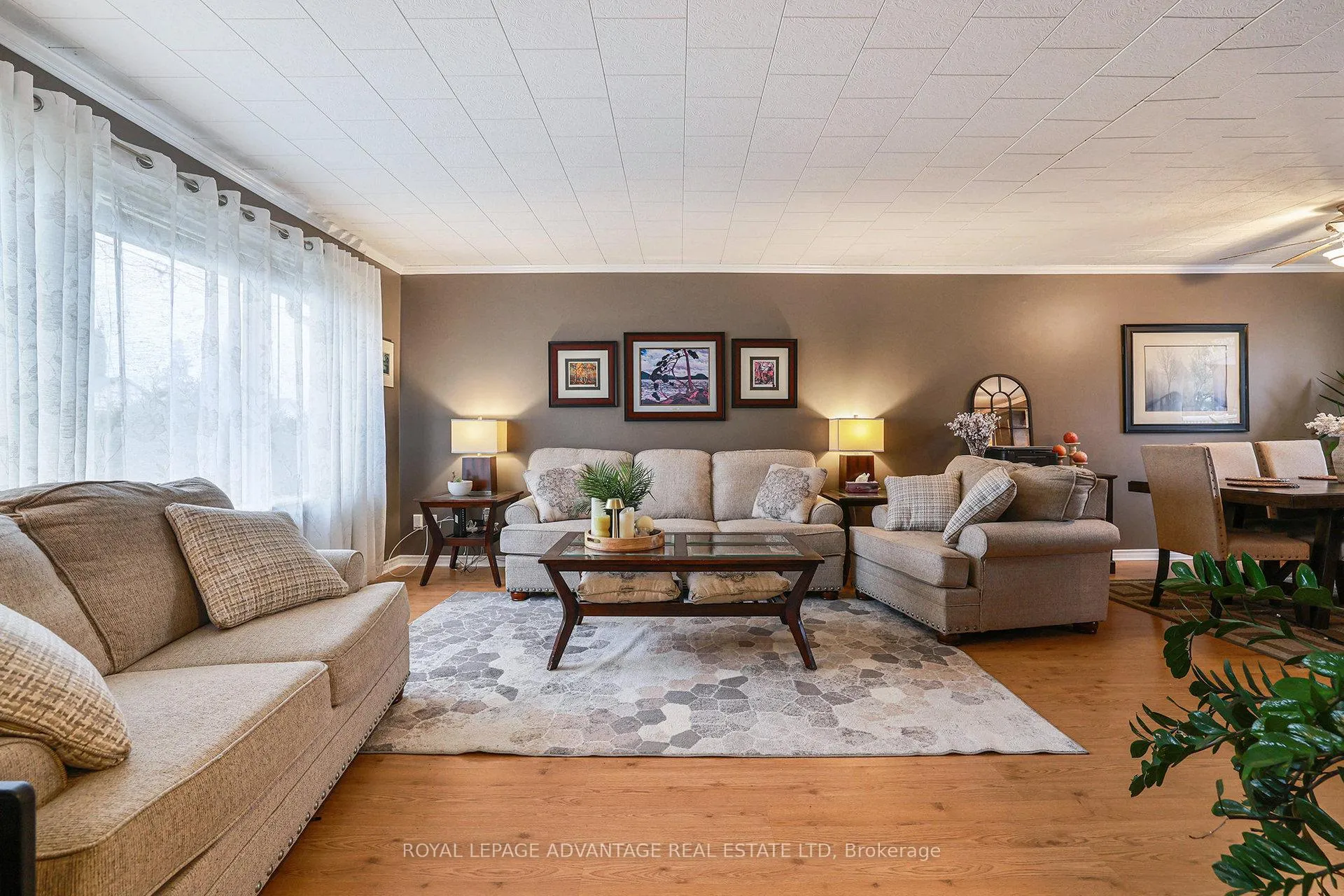 Photo 4 of 123 Queen Street, Smiths Falls — HOMEH