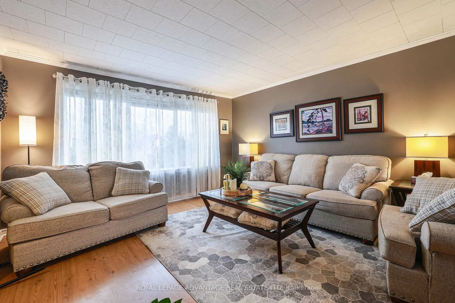 Photo 5 of 123 Queen Street, Smiths Falls — HOMEH