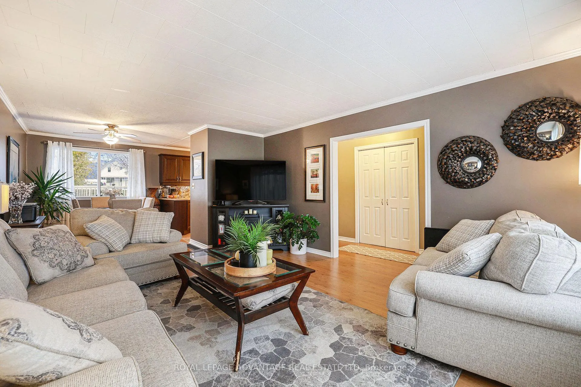 Photo 7 of 123 Queen Street, Smiths Falls — HOMEH