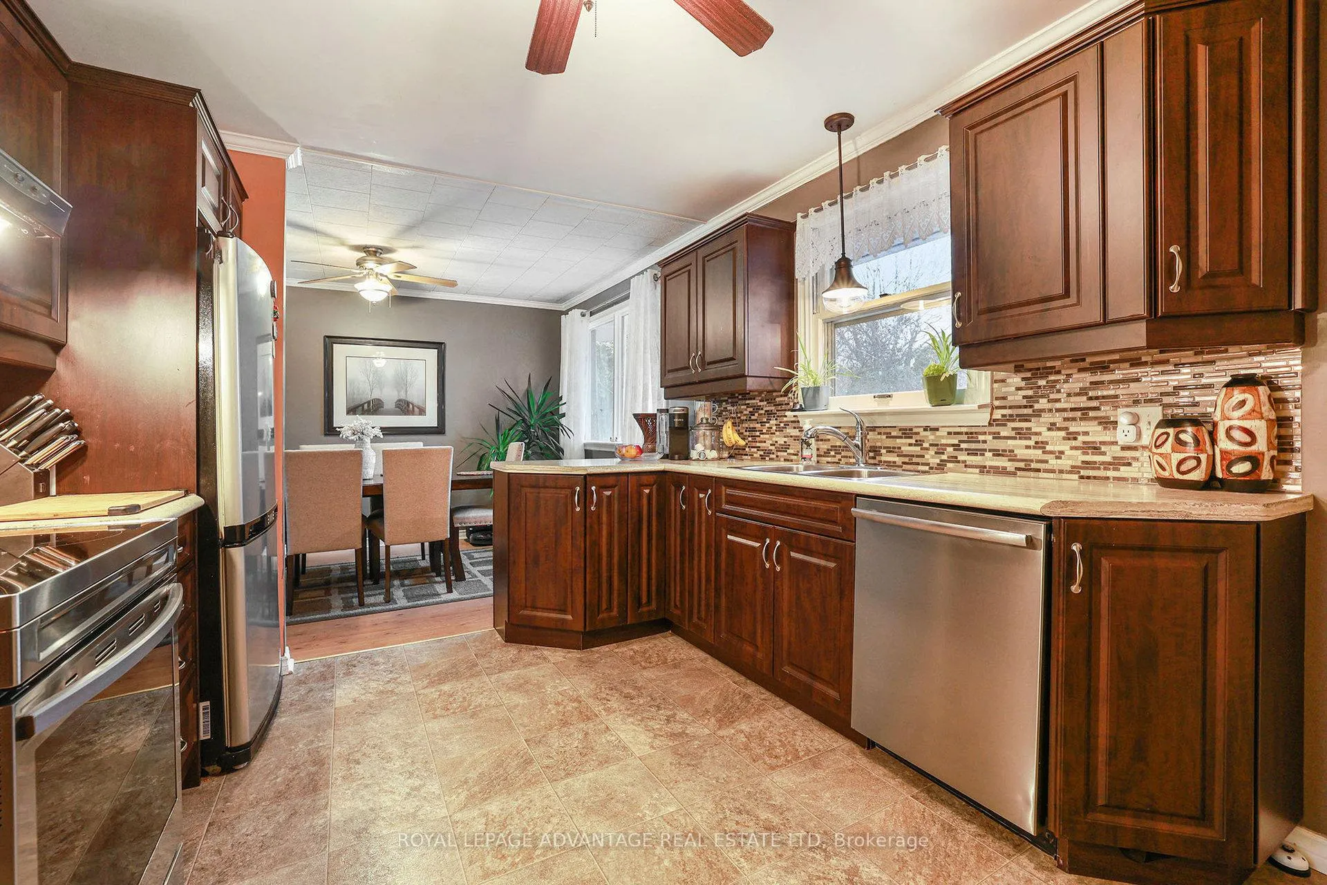 Photo 11 of 123 Queen Street, Smiths Falls — HOMEH