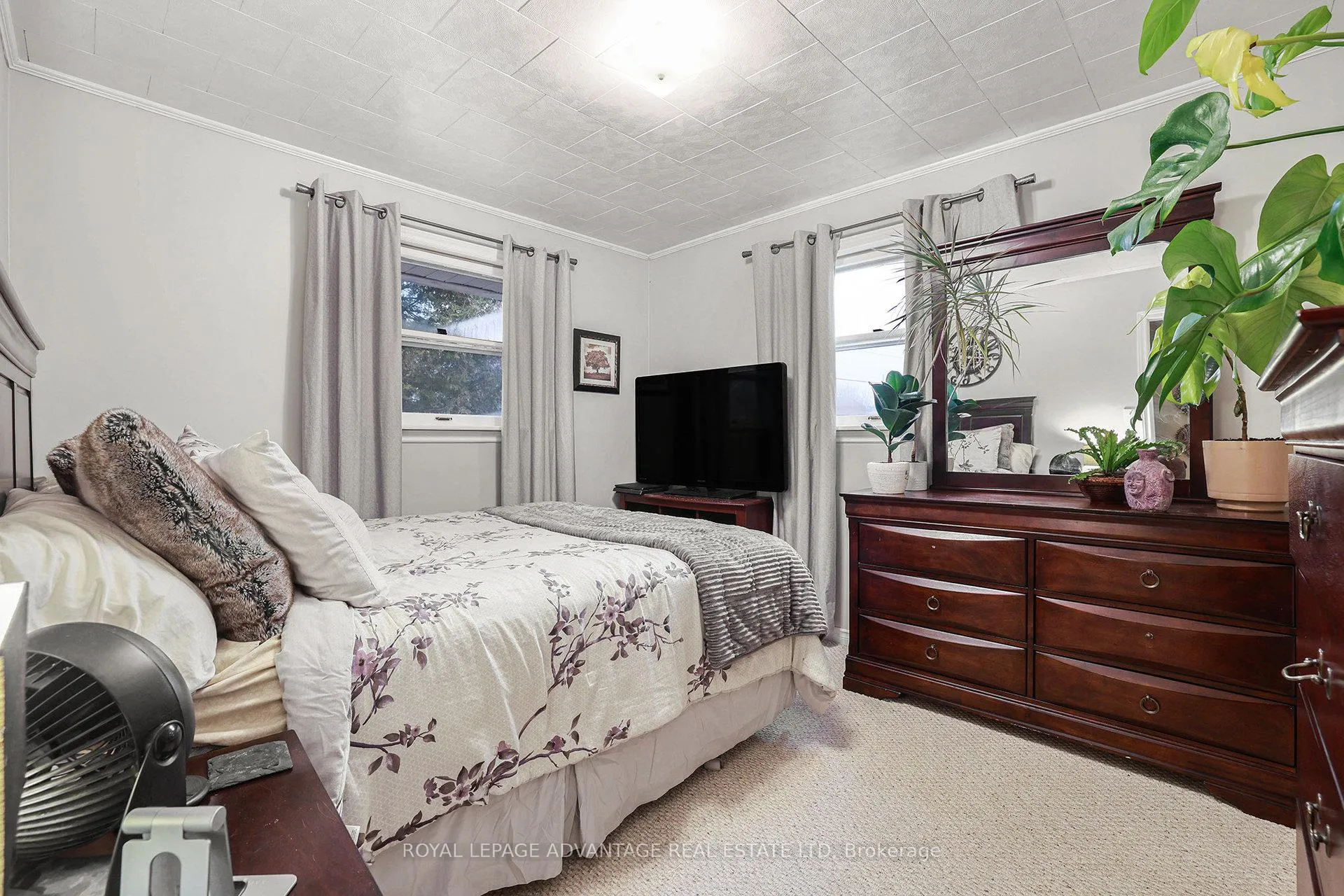Photo 16 of 123 Queen Street, Smiths Falls — HOMEH