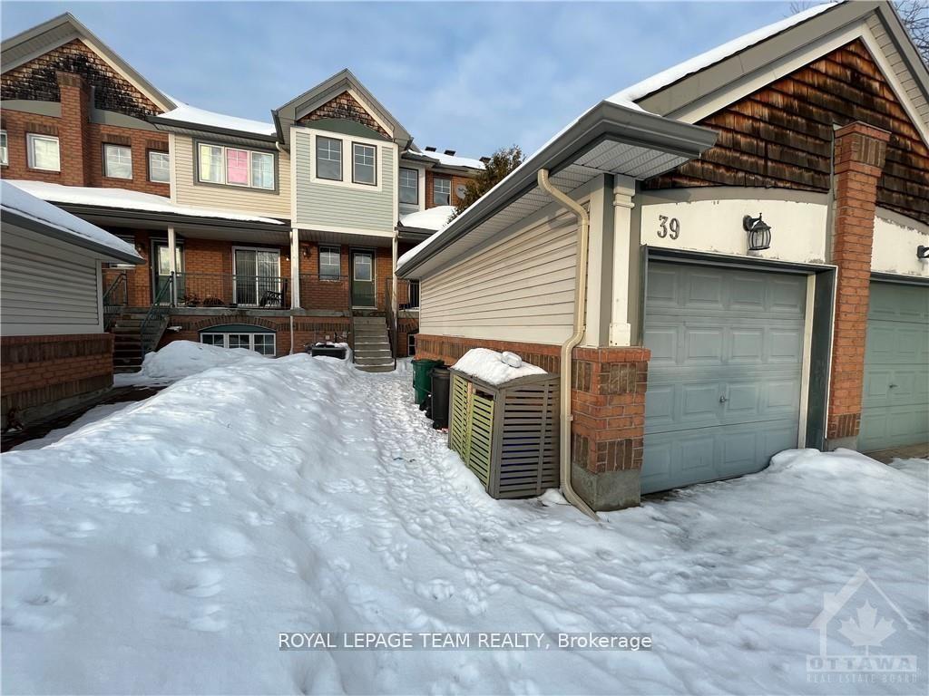 Front of 39 Thornbury Crescent