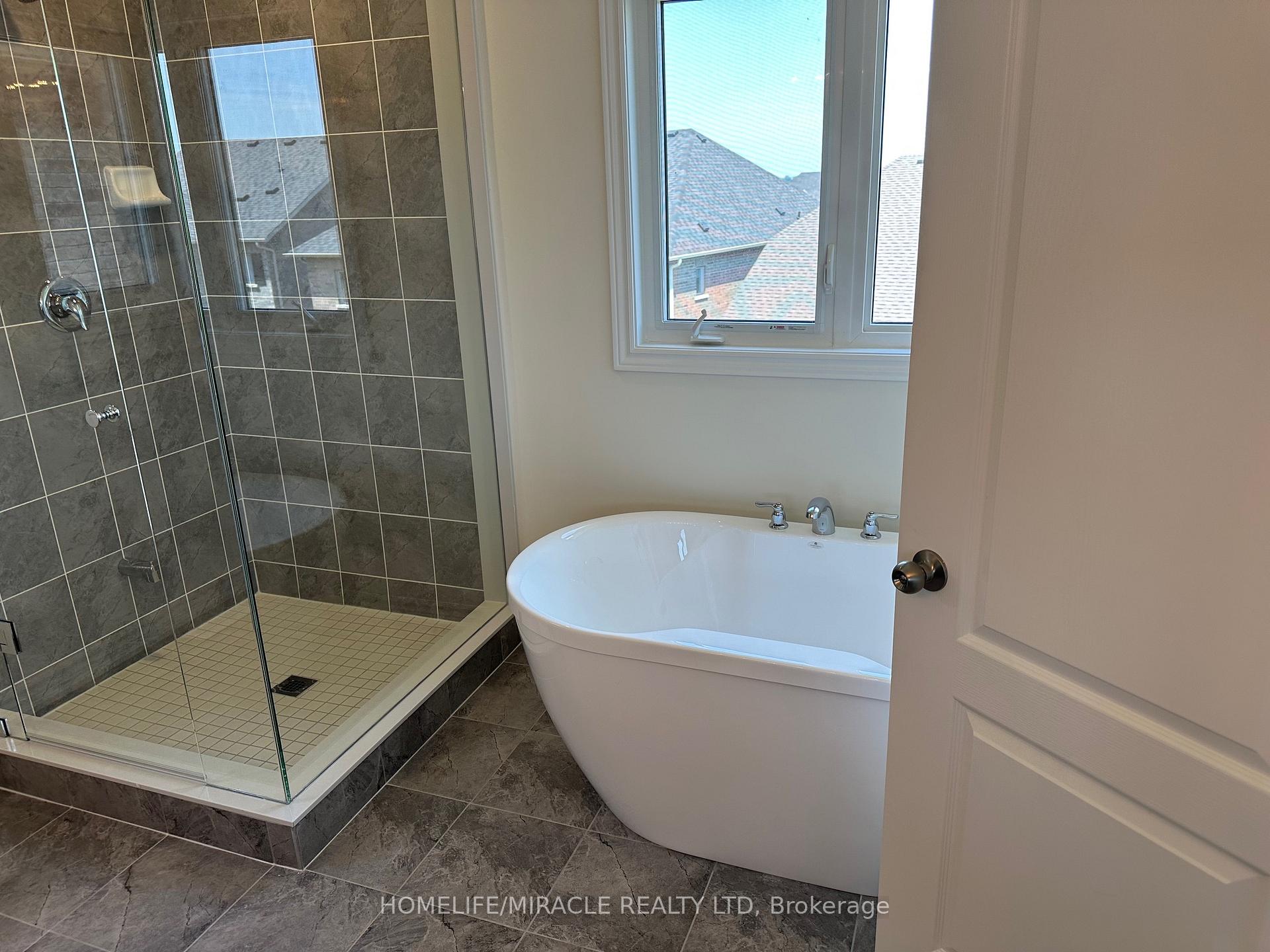 Photo 14 of 49 North Garden Boulevard, Scugog, Port Perry — HOMEH