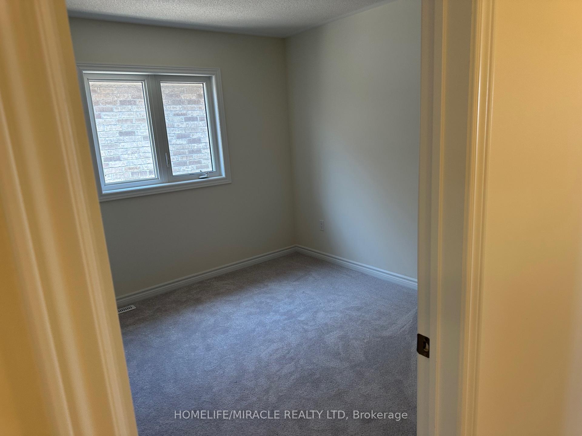 Photo 15 of 49 North Garden Boulevard, Scugog, Port Perry — HOMEH