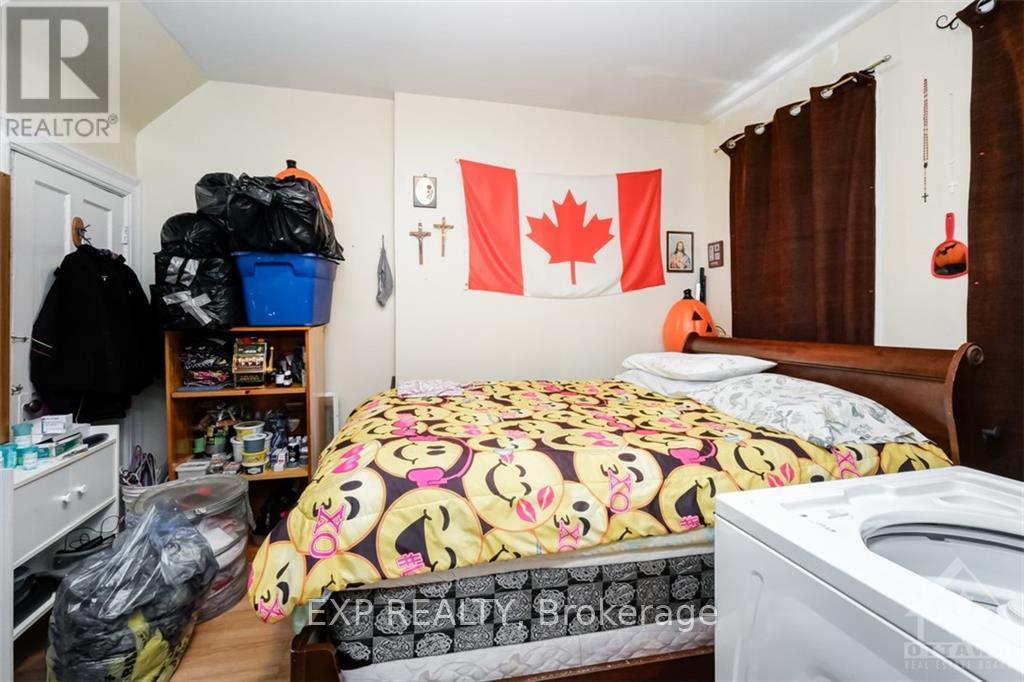 Photo 19 of 70-72 Victoria Avenue, Smiths Falls — HOMEH