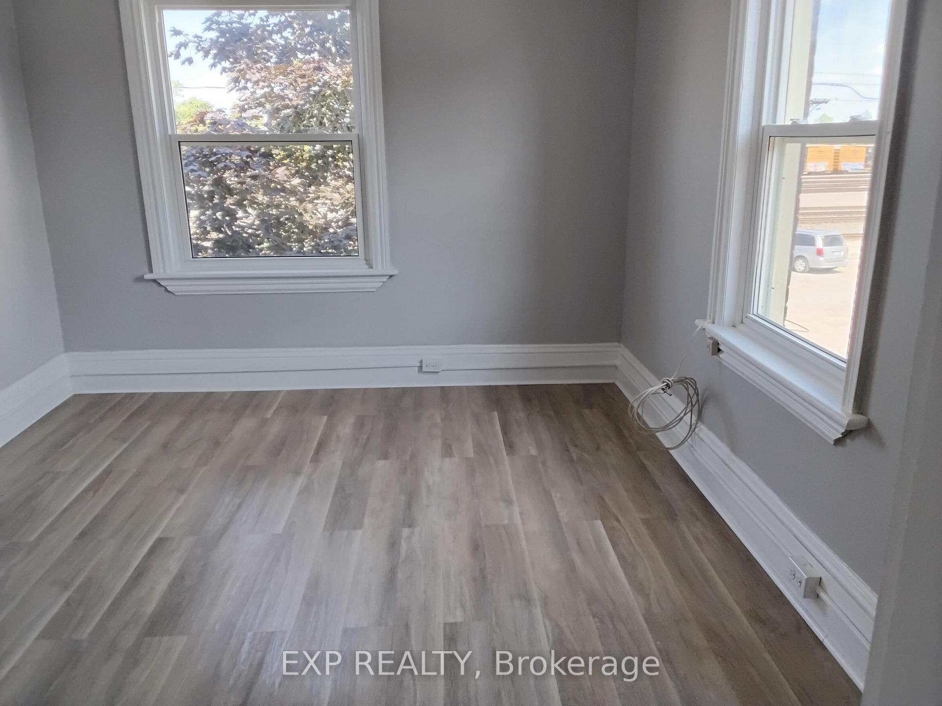 Photo 25 of 70-72 Victoria Avenue, Smiths Falls — HOMEH