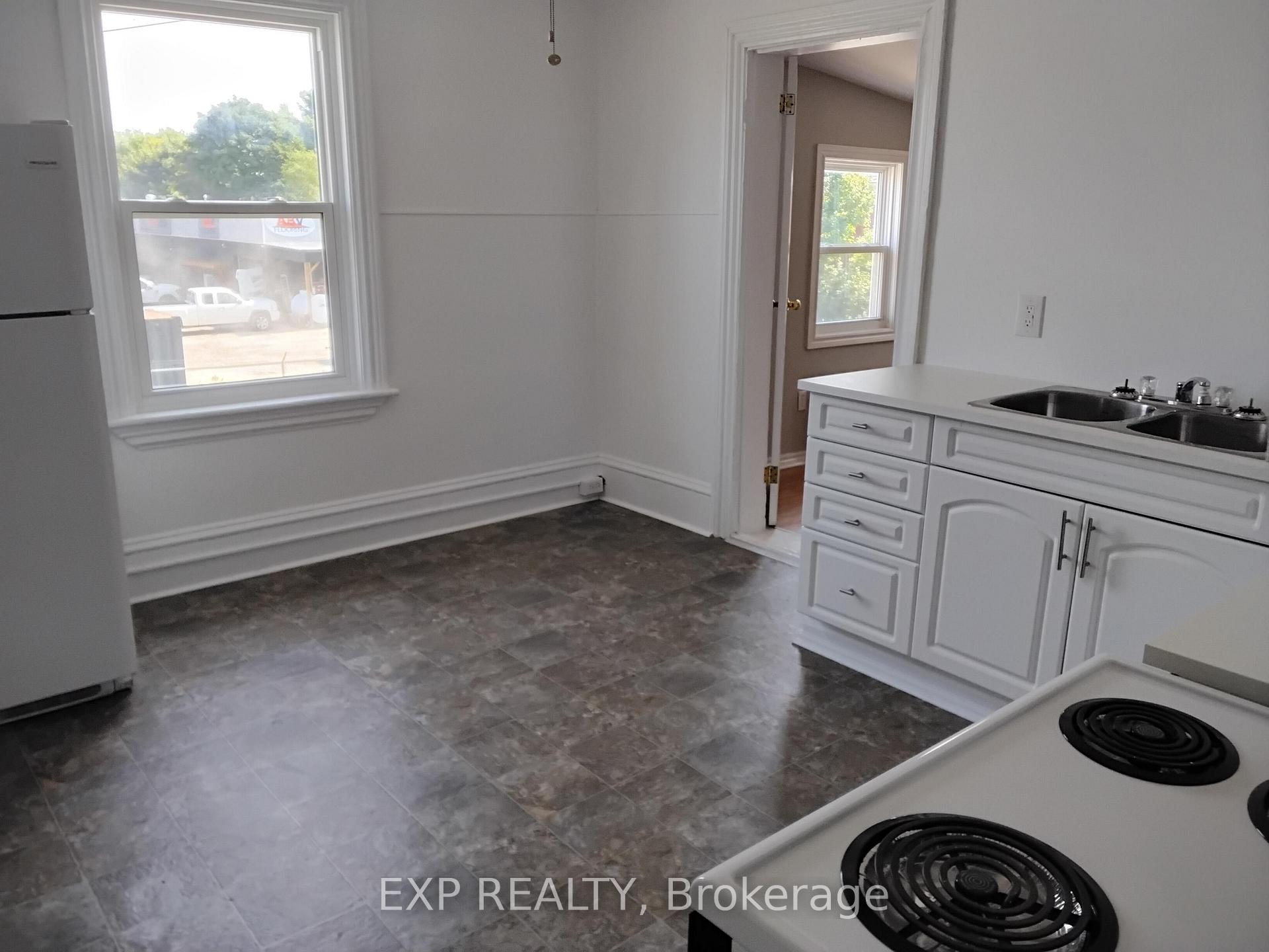 Photo 28 of 70-72 Victoria Avenue, Smiths Falls — HOMEH